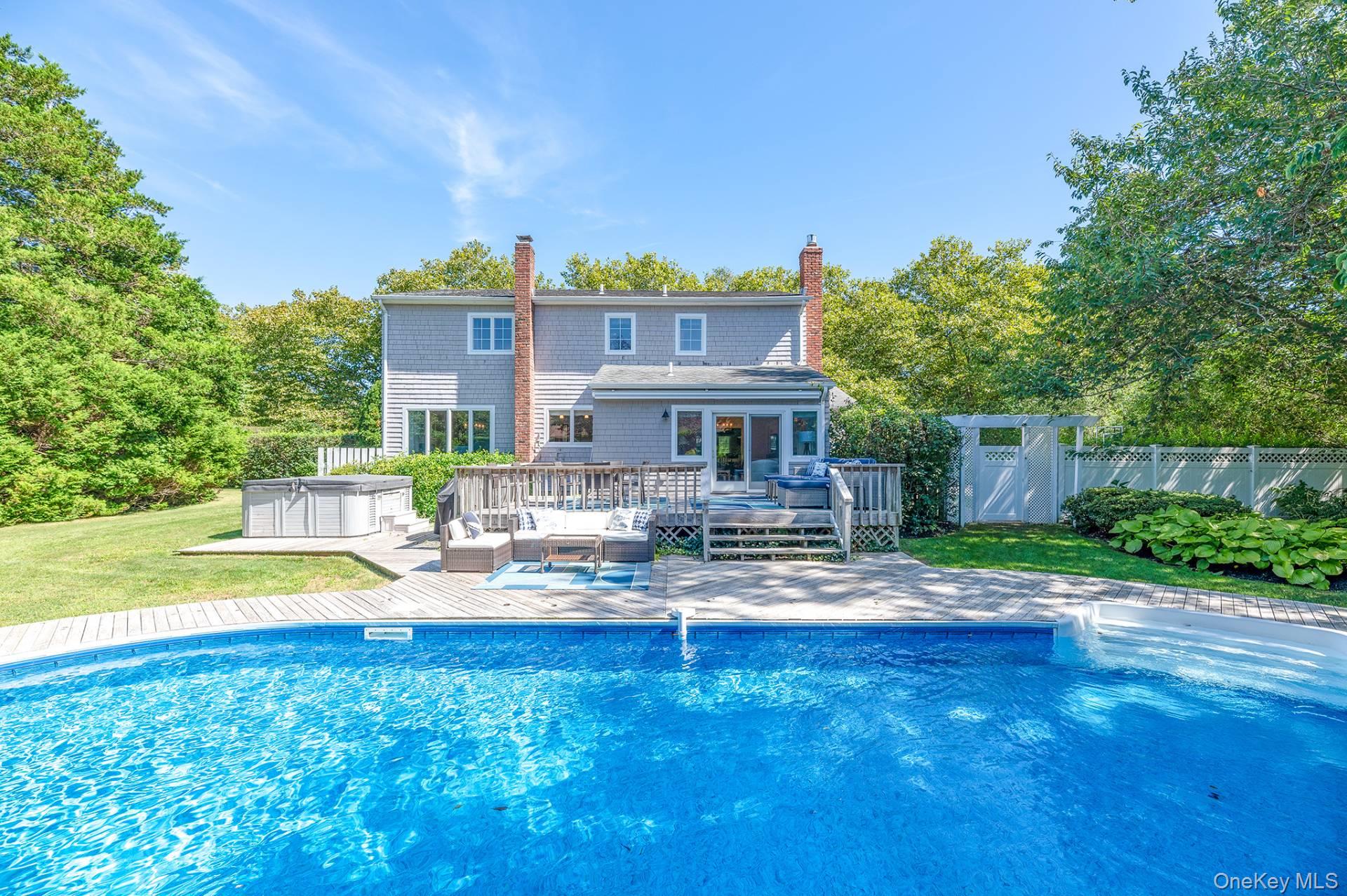 21 Foxhollow Lane, Southampton, NY 11968