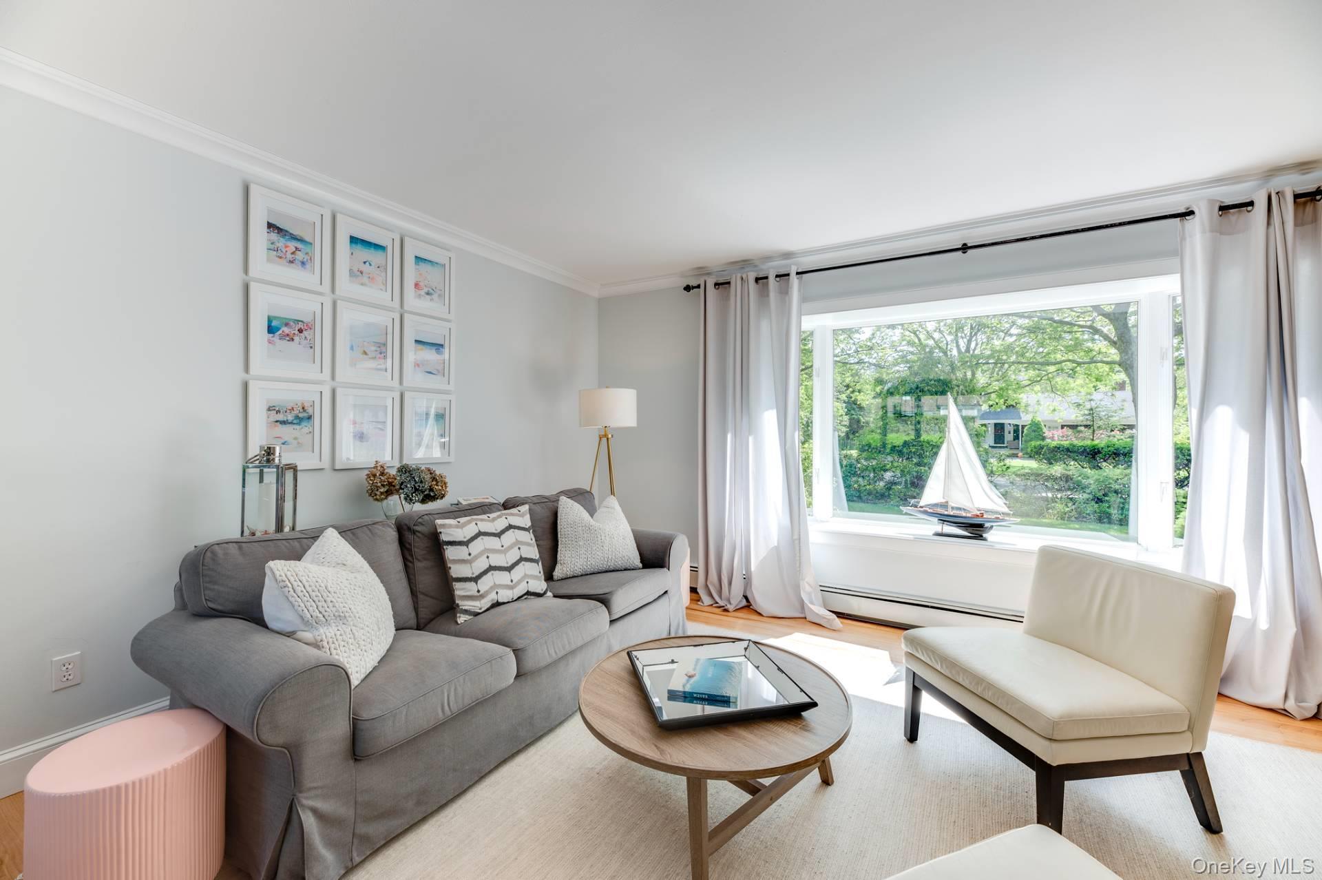 21 Foxhollow Lane, Southampton, NY 11968