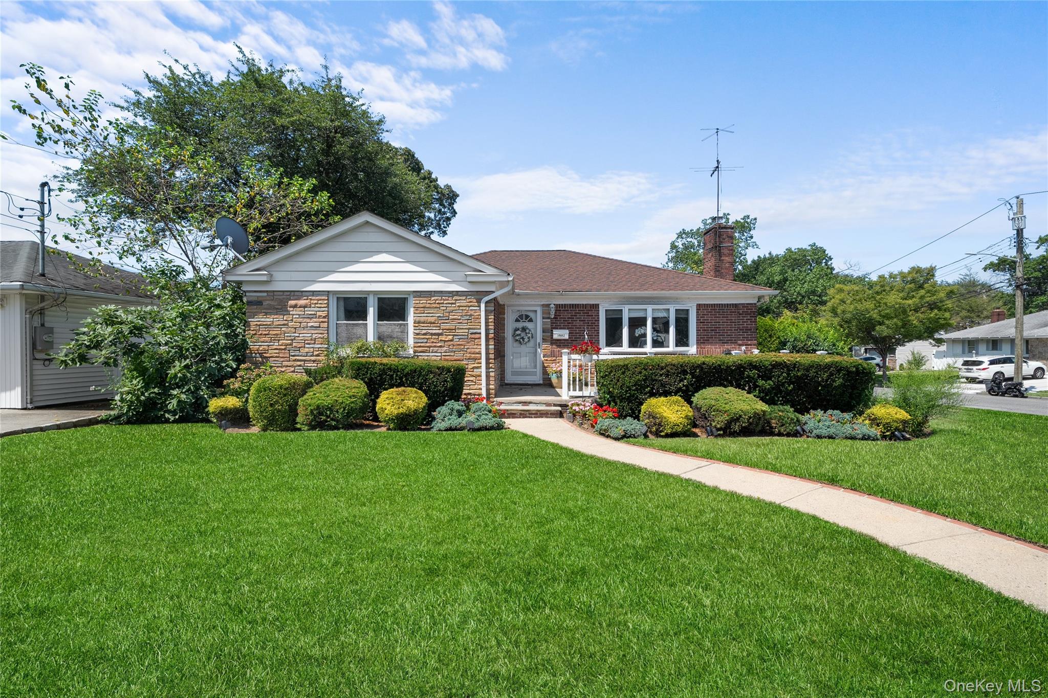 1082 N Grove Street, Valley Stream, NY 11580