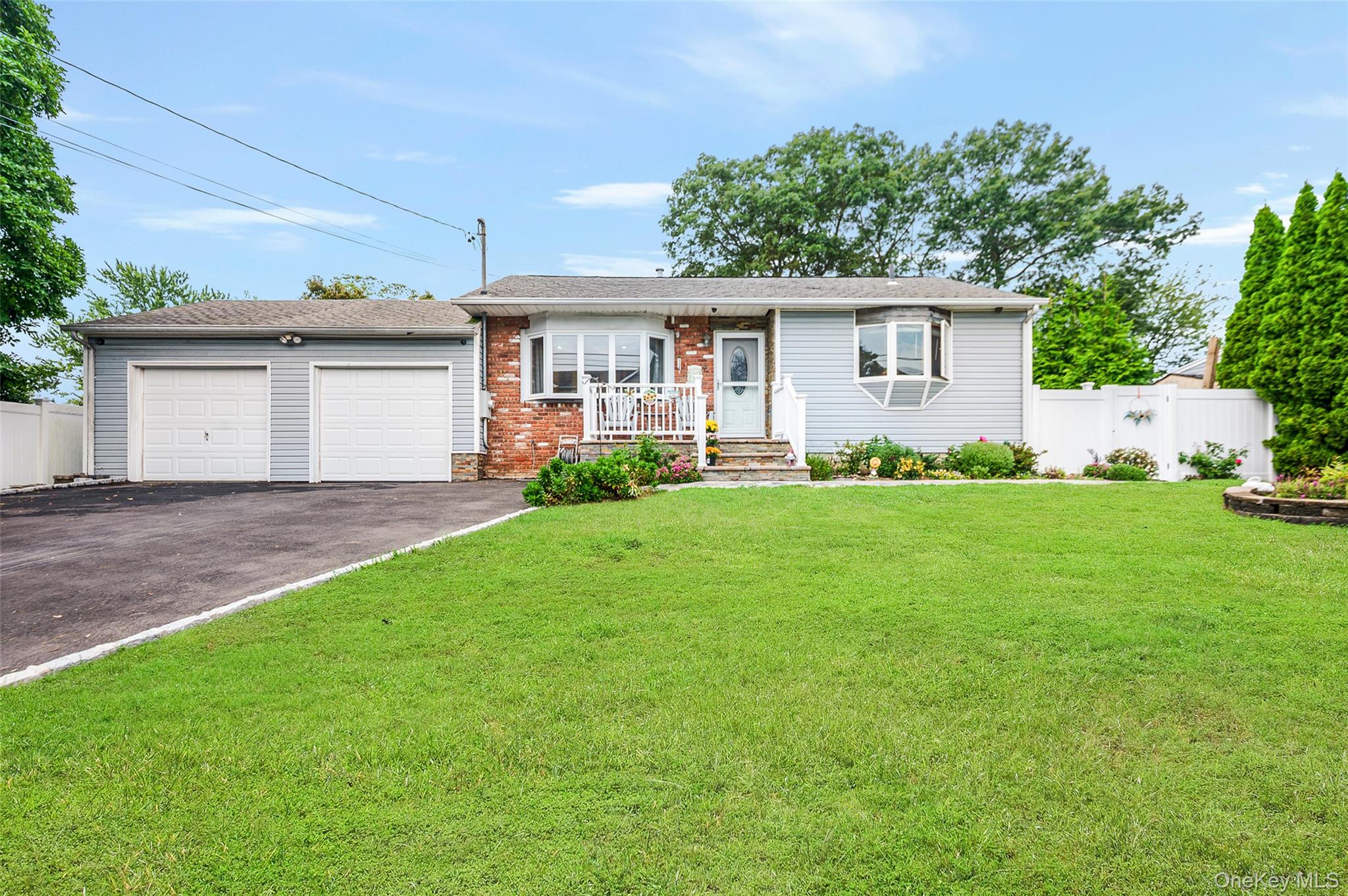 3 Vine Haven Lane, Commack, NY 11725