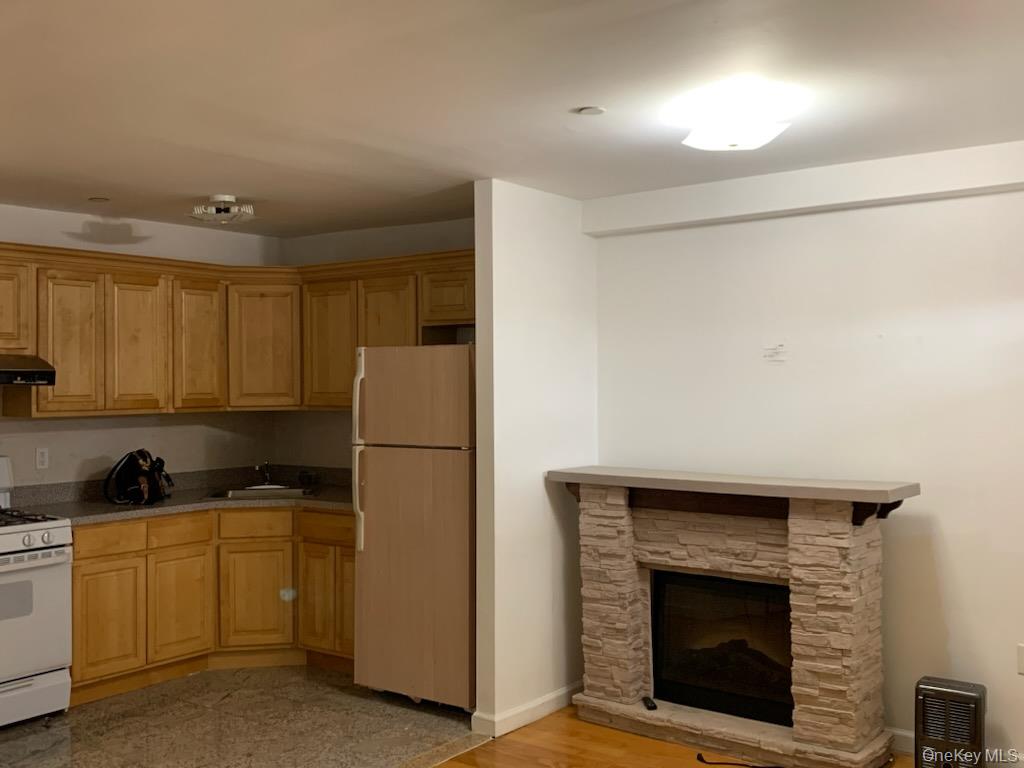 8523 Broadway # 9B, Elmhurst, NY 11373