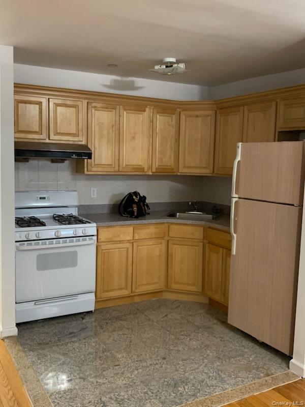 8523 Broadway # 9B, Elmhurst, NY 11373