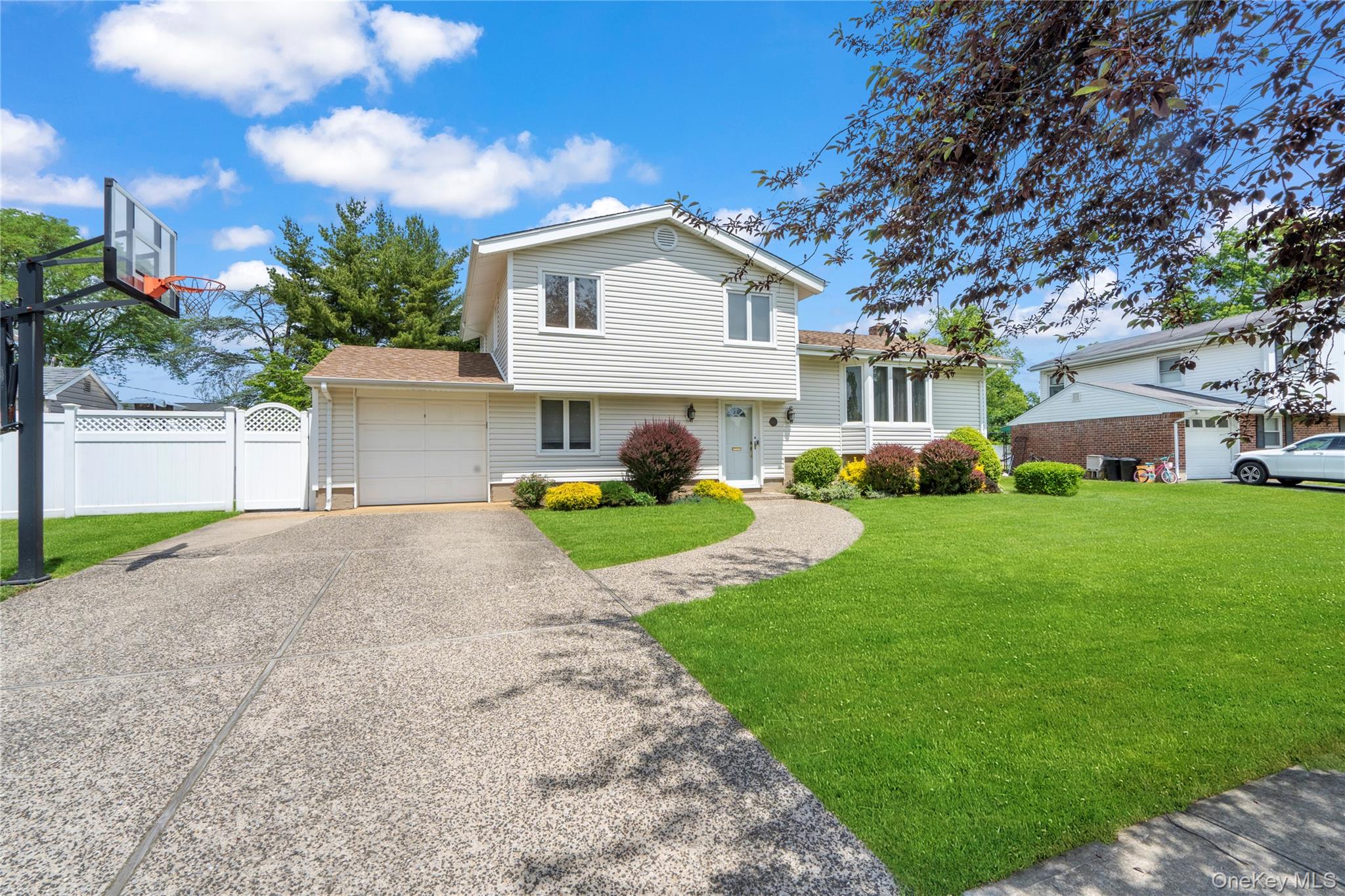 46 Saratoga Drive, Jericho, NY 11753