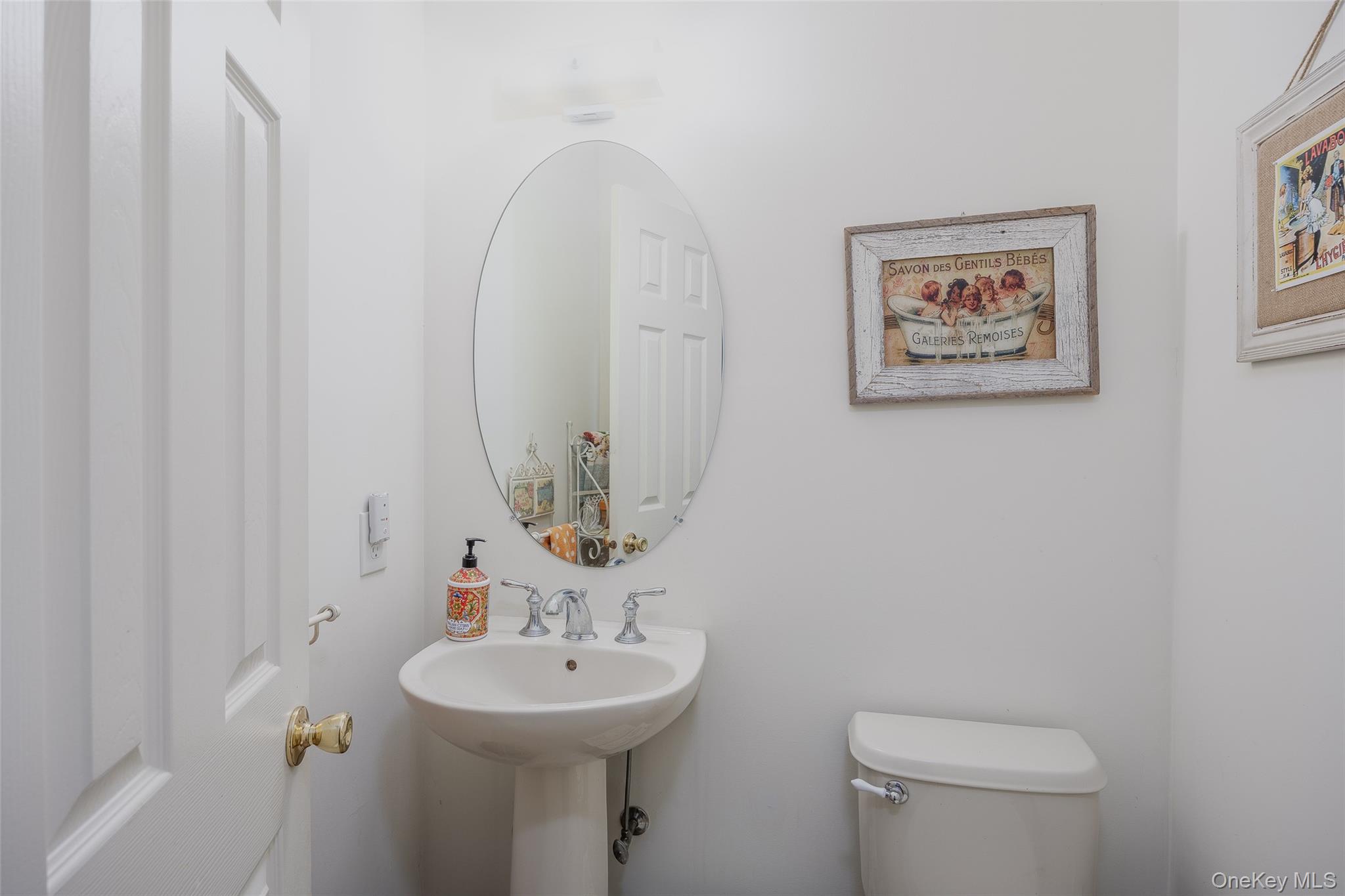 10 Cranberry Circle, Medford, NY 11763