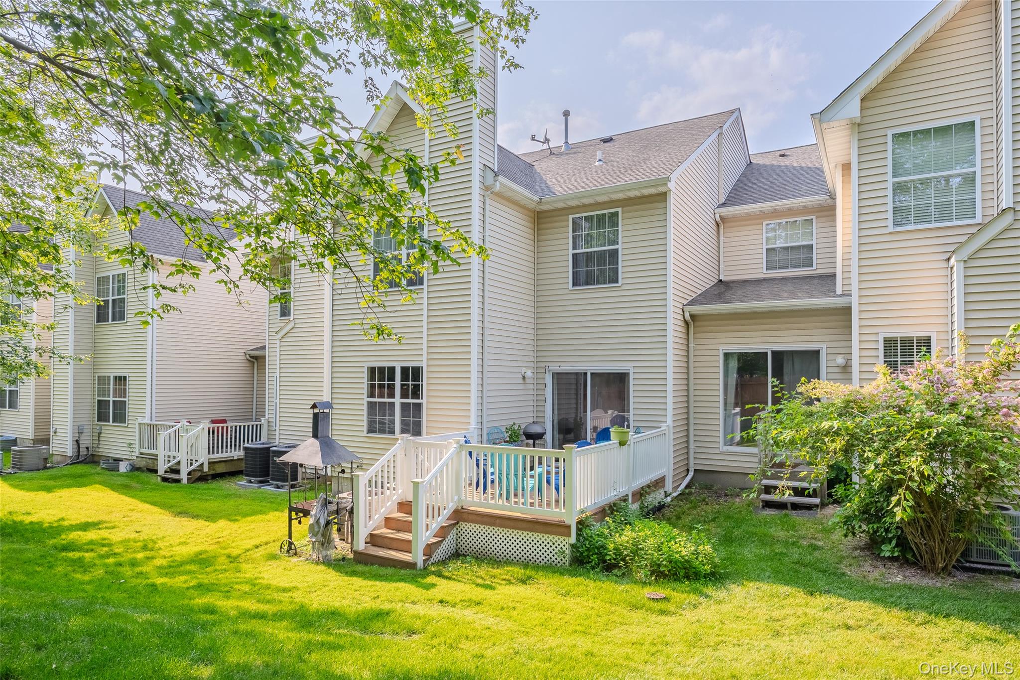 10 Cranberry Circle, Medford, NY 11763