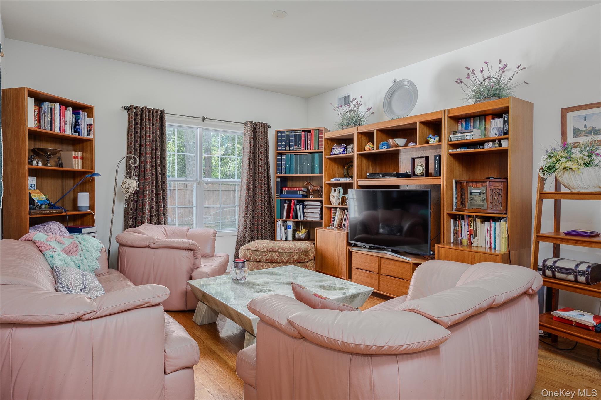 10 Cranberry Circle, Medford, NY 11763