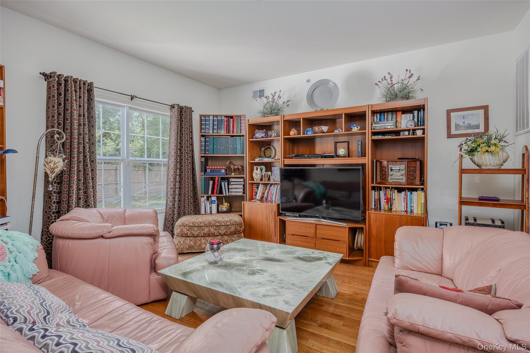 10 Cranberry Circle, Medford, NY 11763