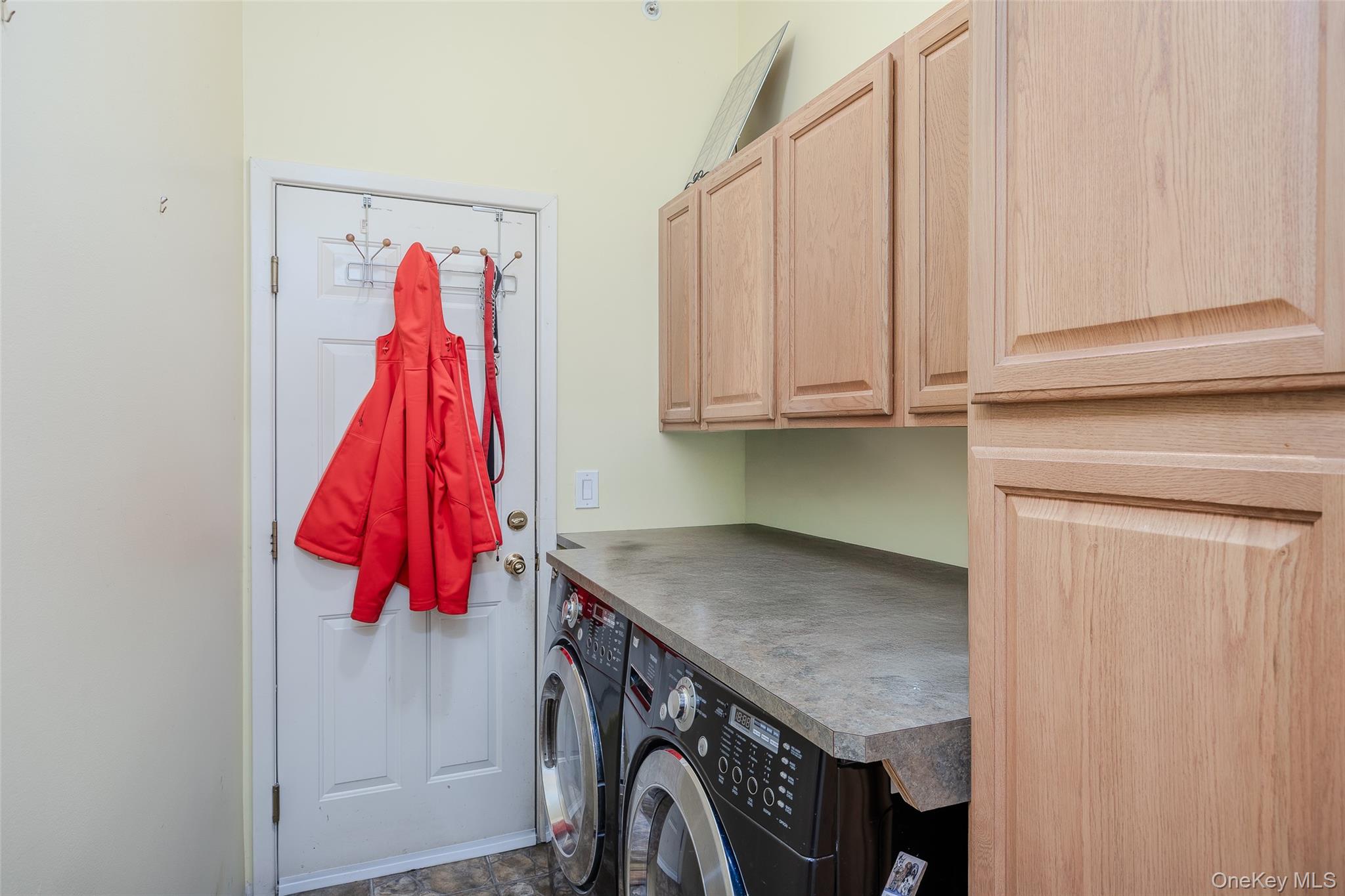 10 Cranberry Circle, Medford, NY 11763