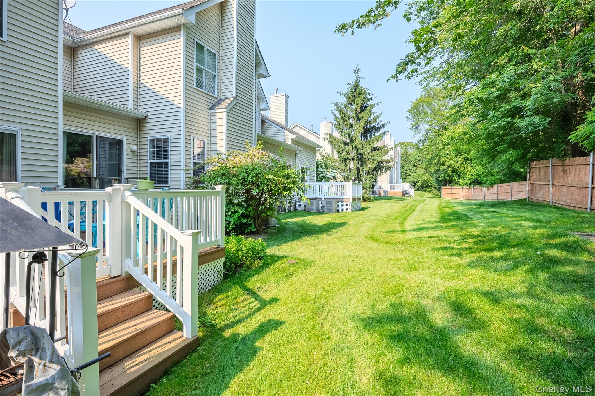 10 Cranberry Circle, Medford, NY 11763