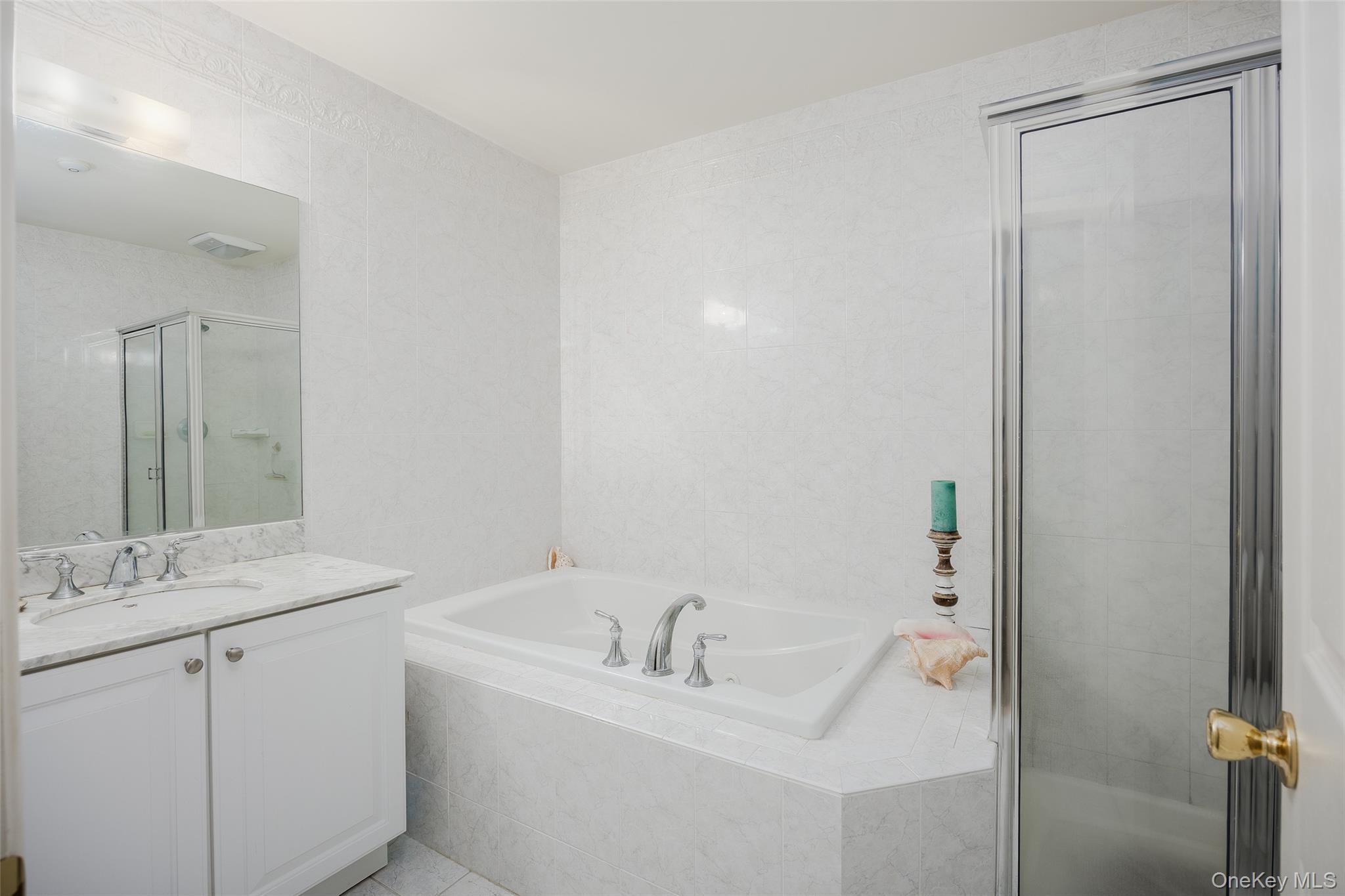 10 Cranberry Circle, Medford, NY 11763