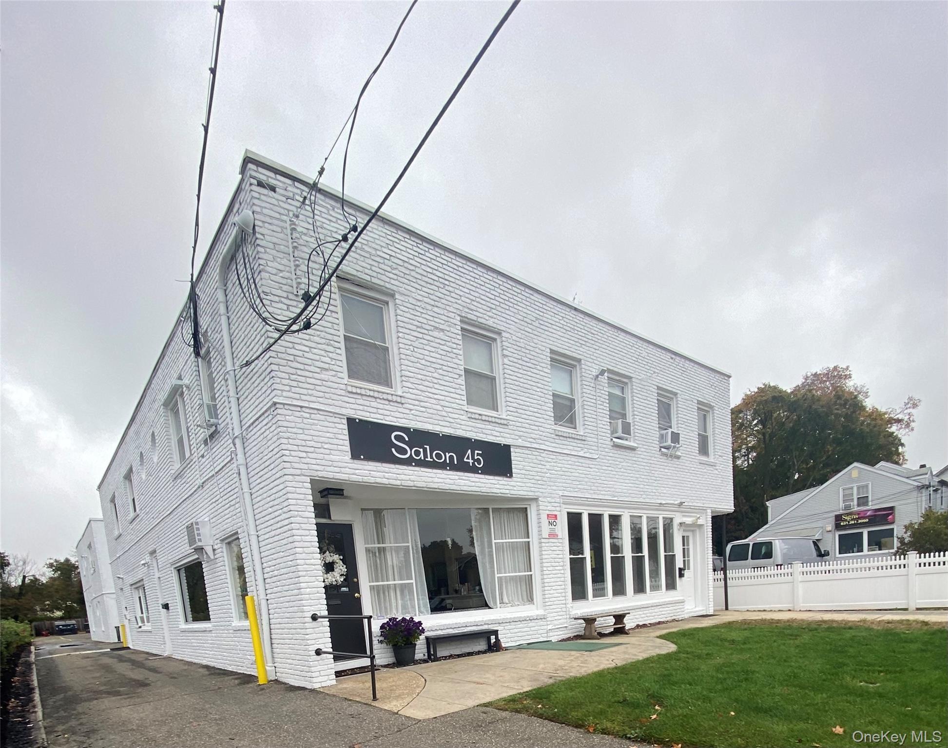 45 Broadway # 11, Greenlawn, NY 11740