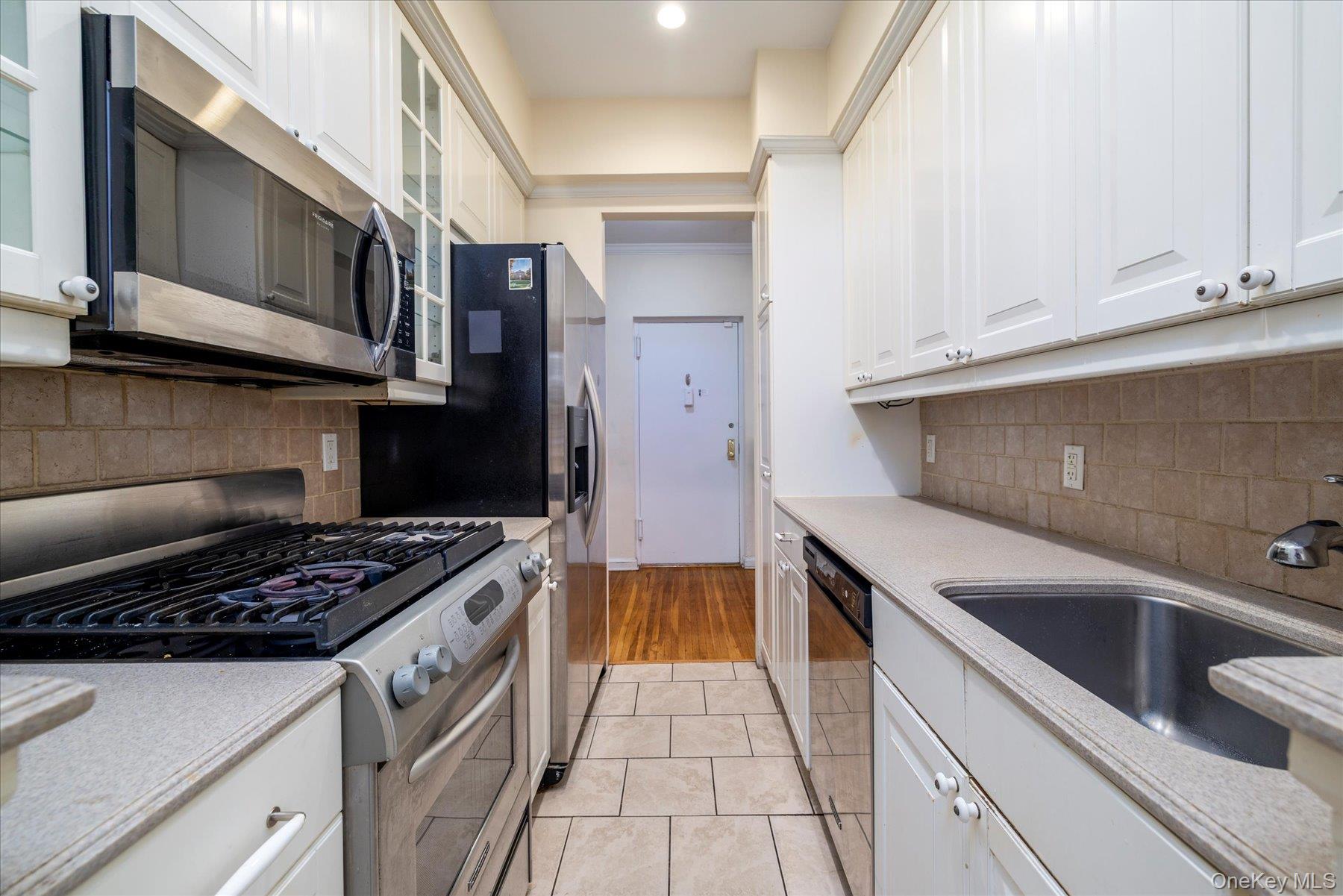 120 Morris Avenue # A19, Rockville Centre, NY 11570