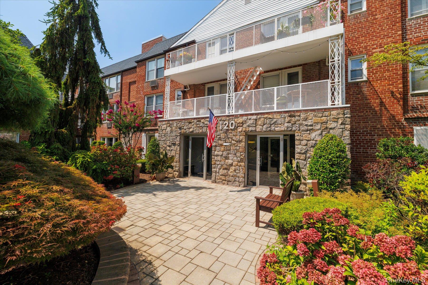 120 Morris Avenue # A19, Rockville Centre, NY 11570