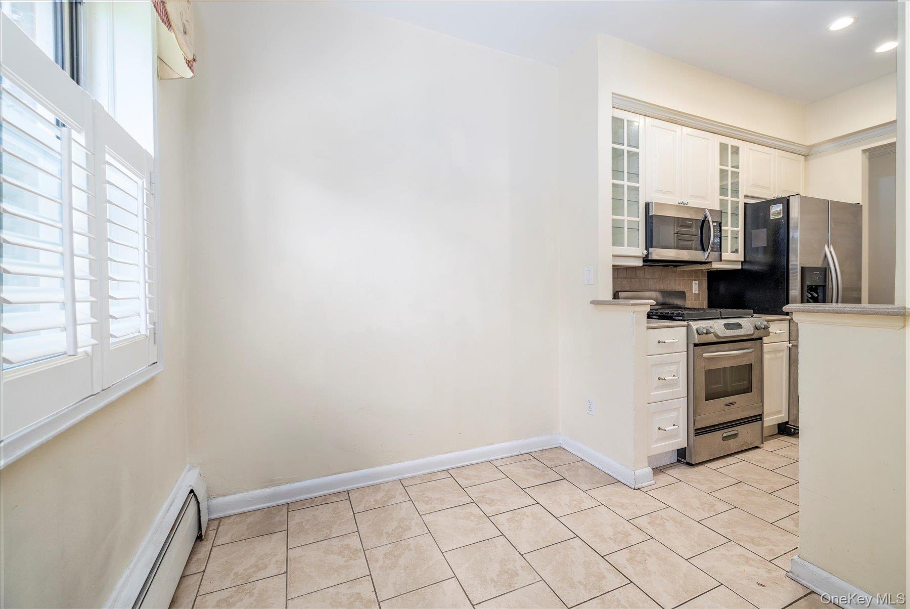 120 Morris Avenue # A19, Rockville Centre, NY 11570