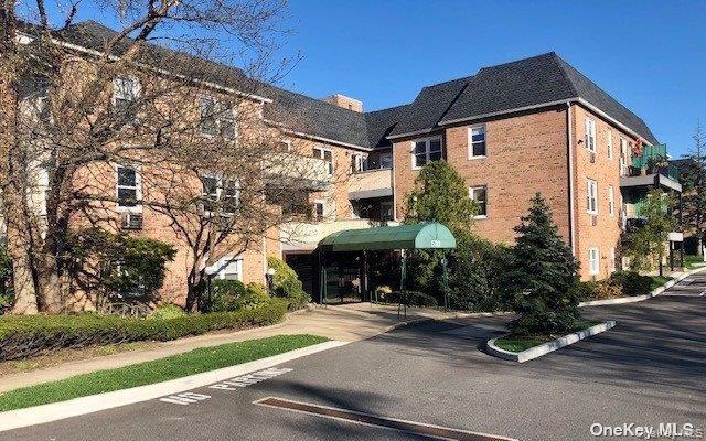 570 Broadway # 22A, Lynbrook, NY 11563