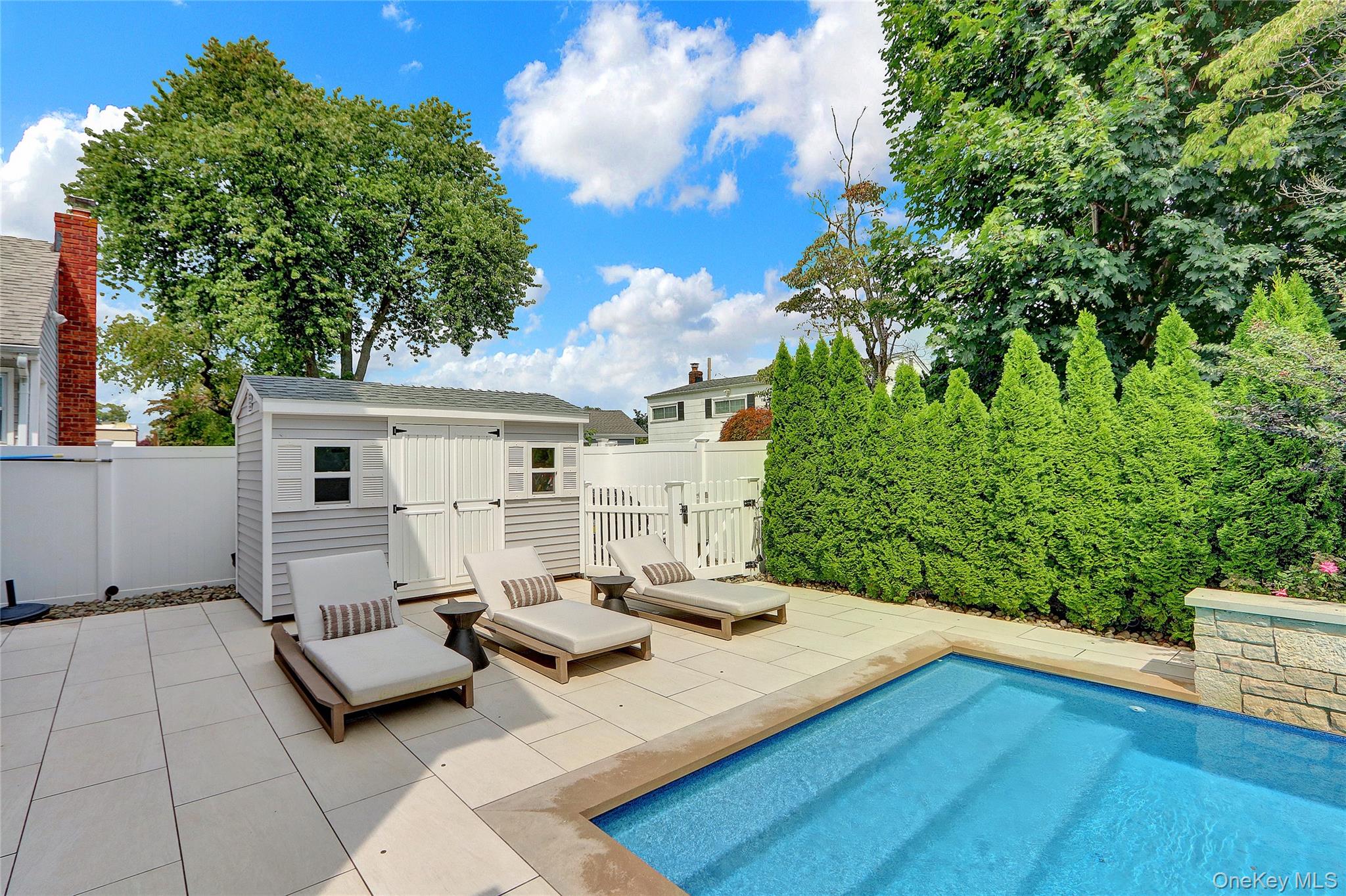 86 Unqua Road, Massapequa, NY 11758