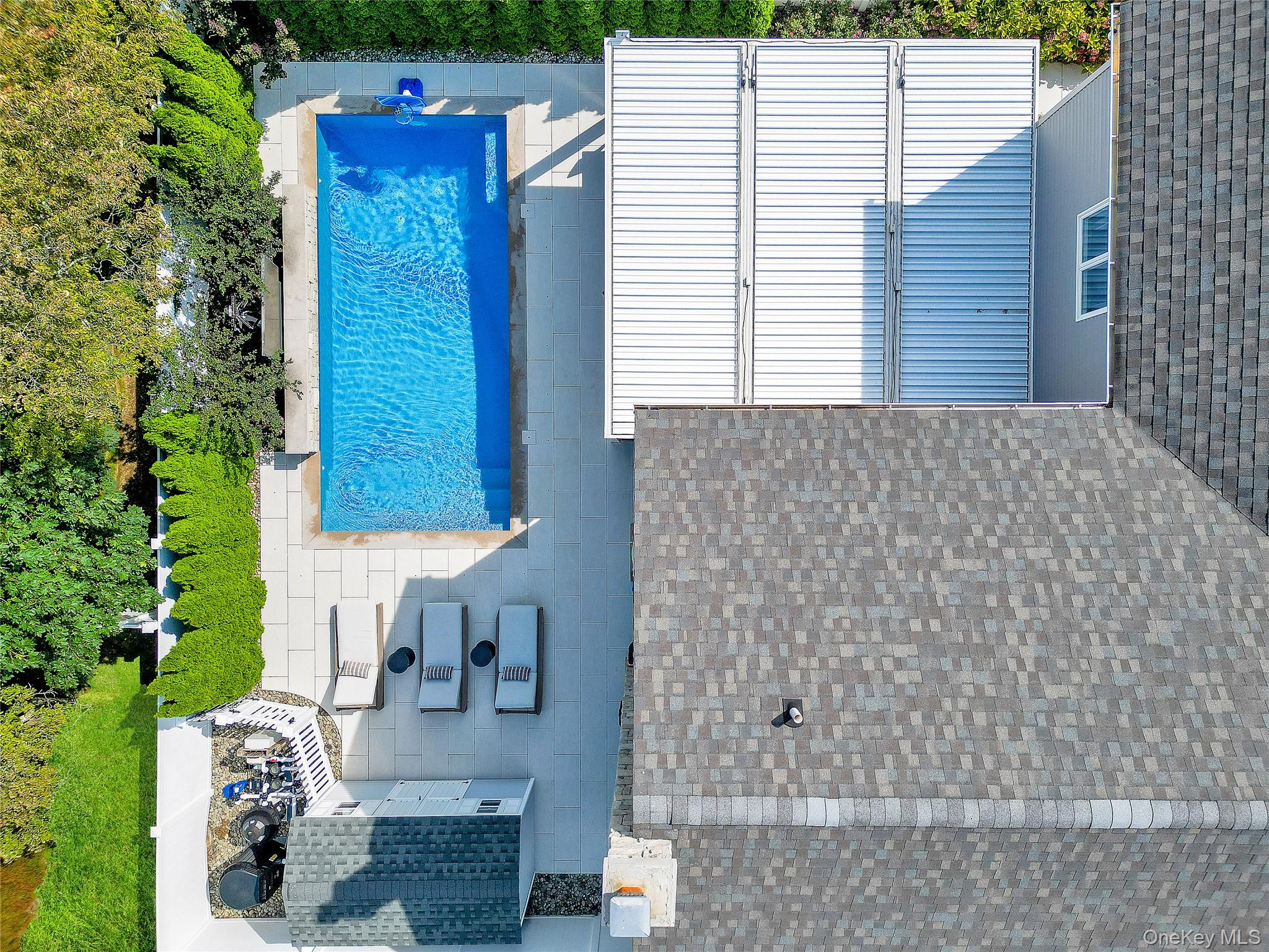 86 Unqua Road, Massapequa, NY 11758