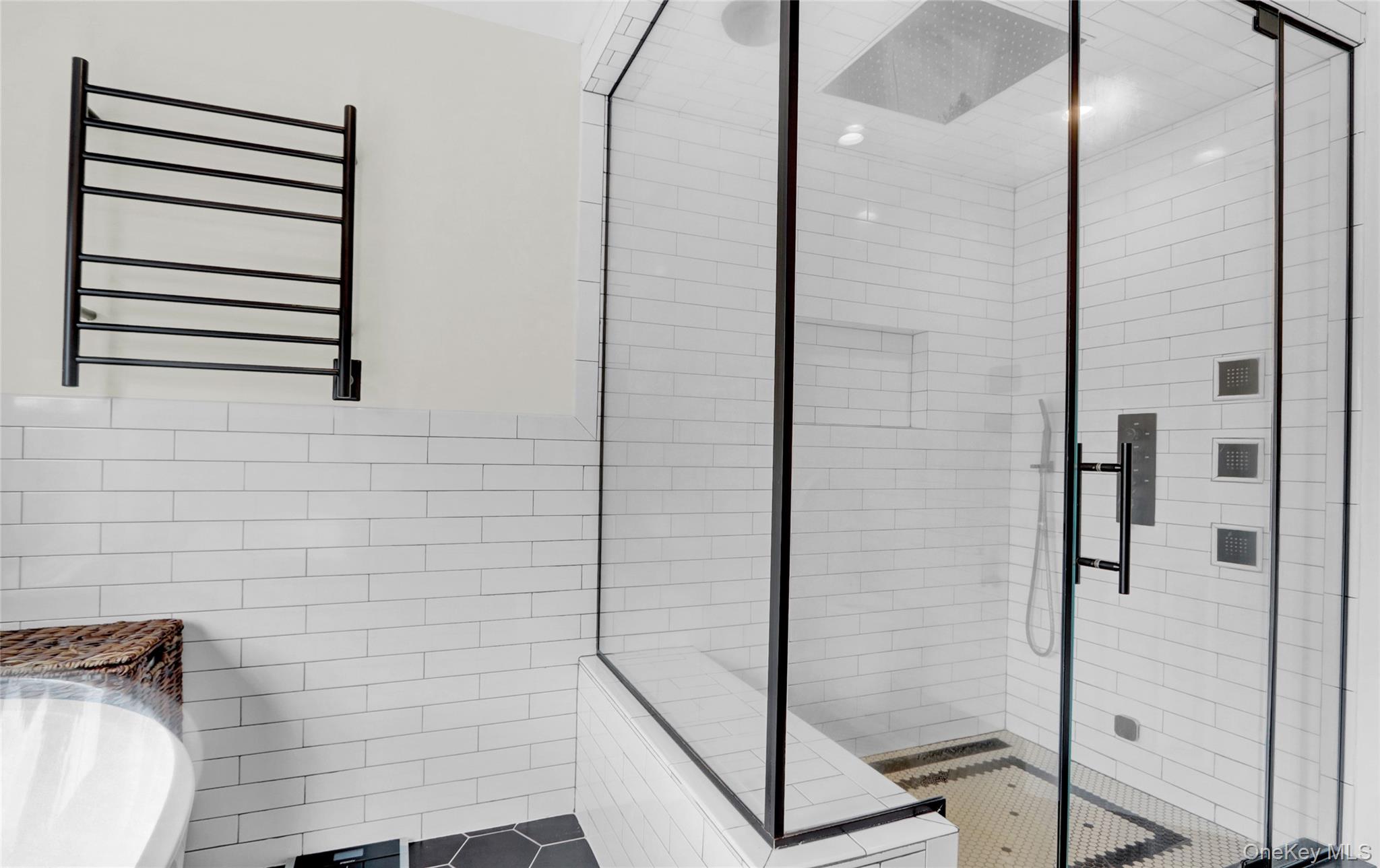 86 Unqua Road, Massapequa, NY 11758