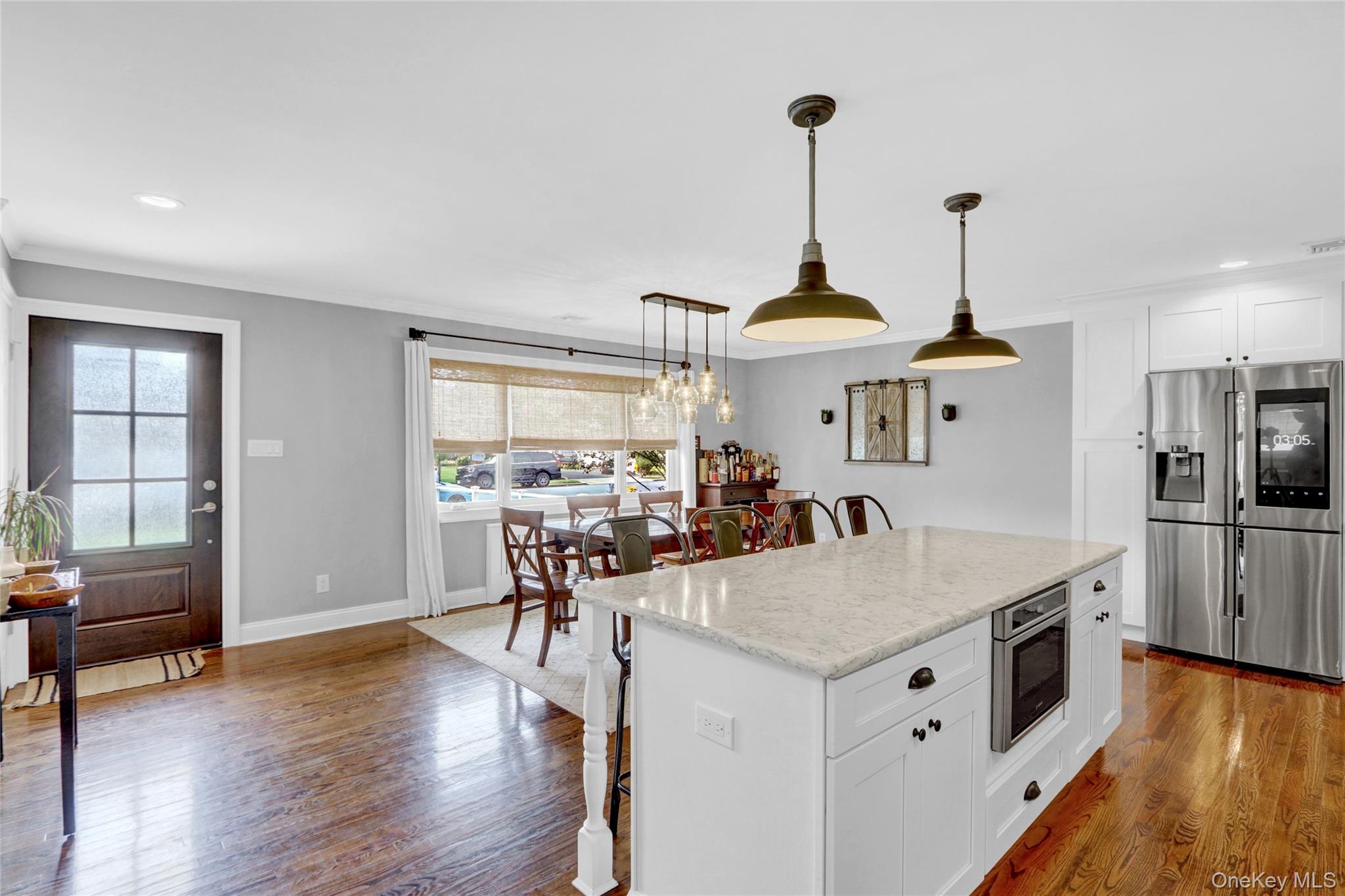 86 Unqua Road, Massapequa, NY 11758