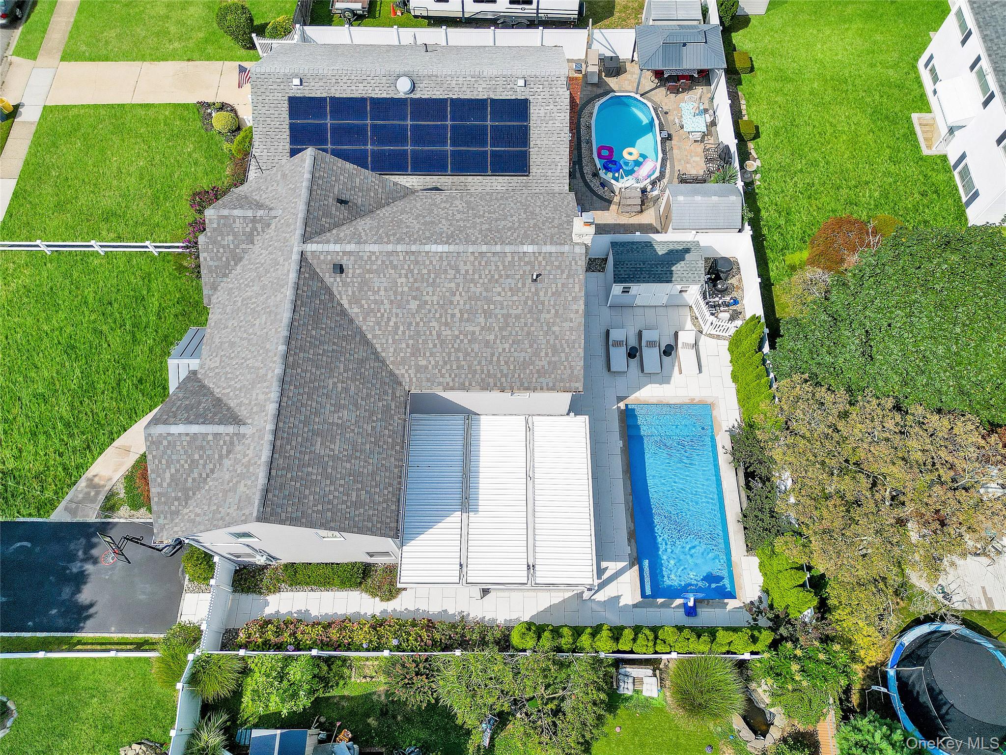 86 Unqua Road, Massapequa, NY 11758