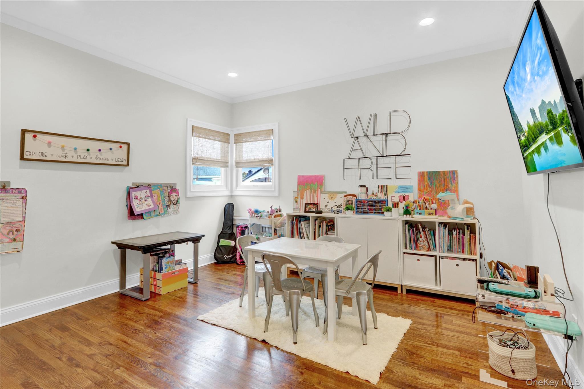 86 Unqua Road, Massapequa, NY 11758