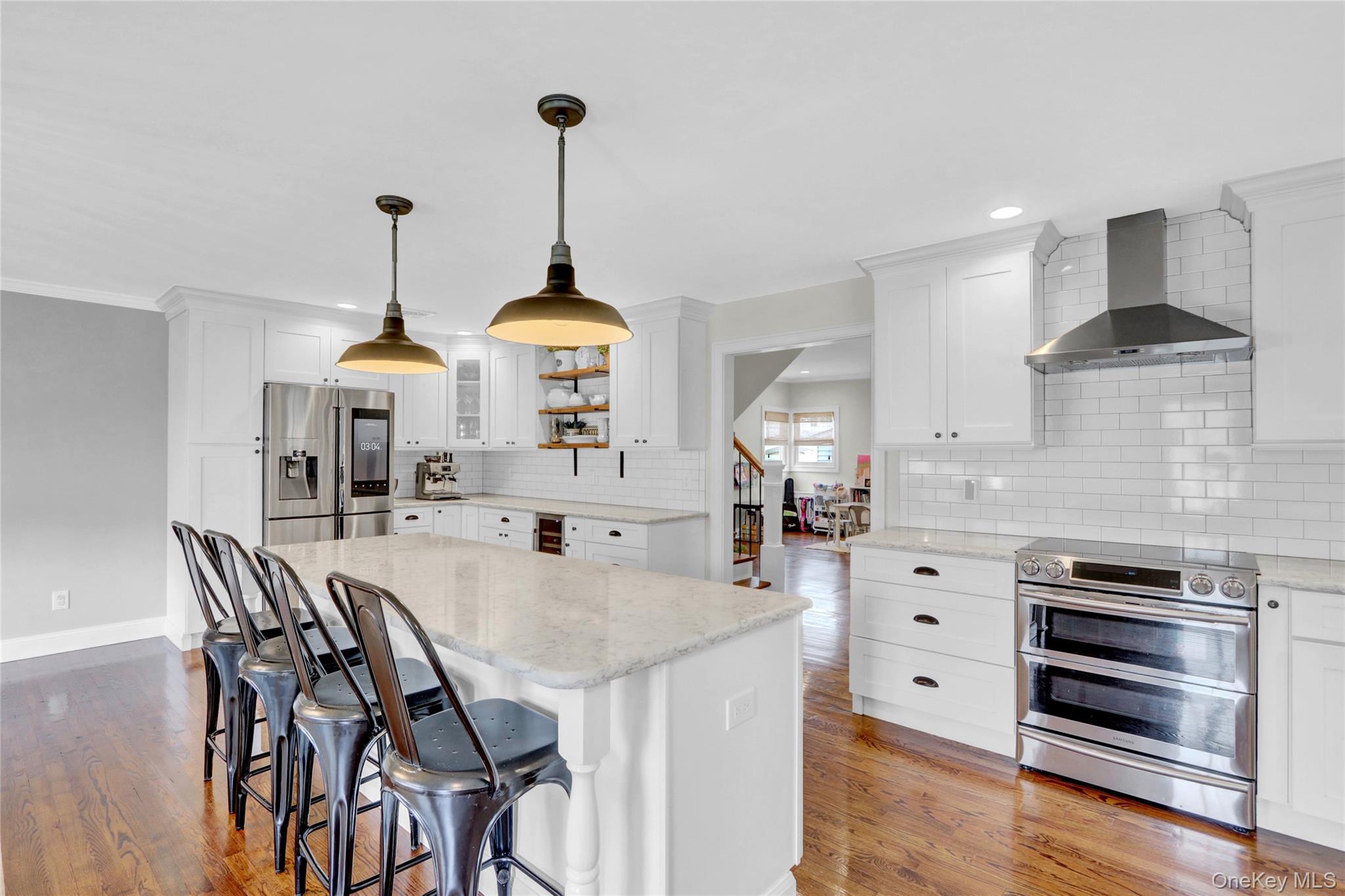 86 Unqua Road, Massapequa, NY 11758