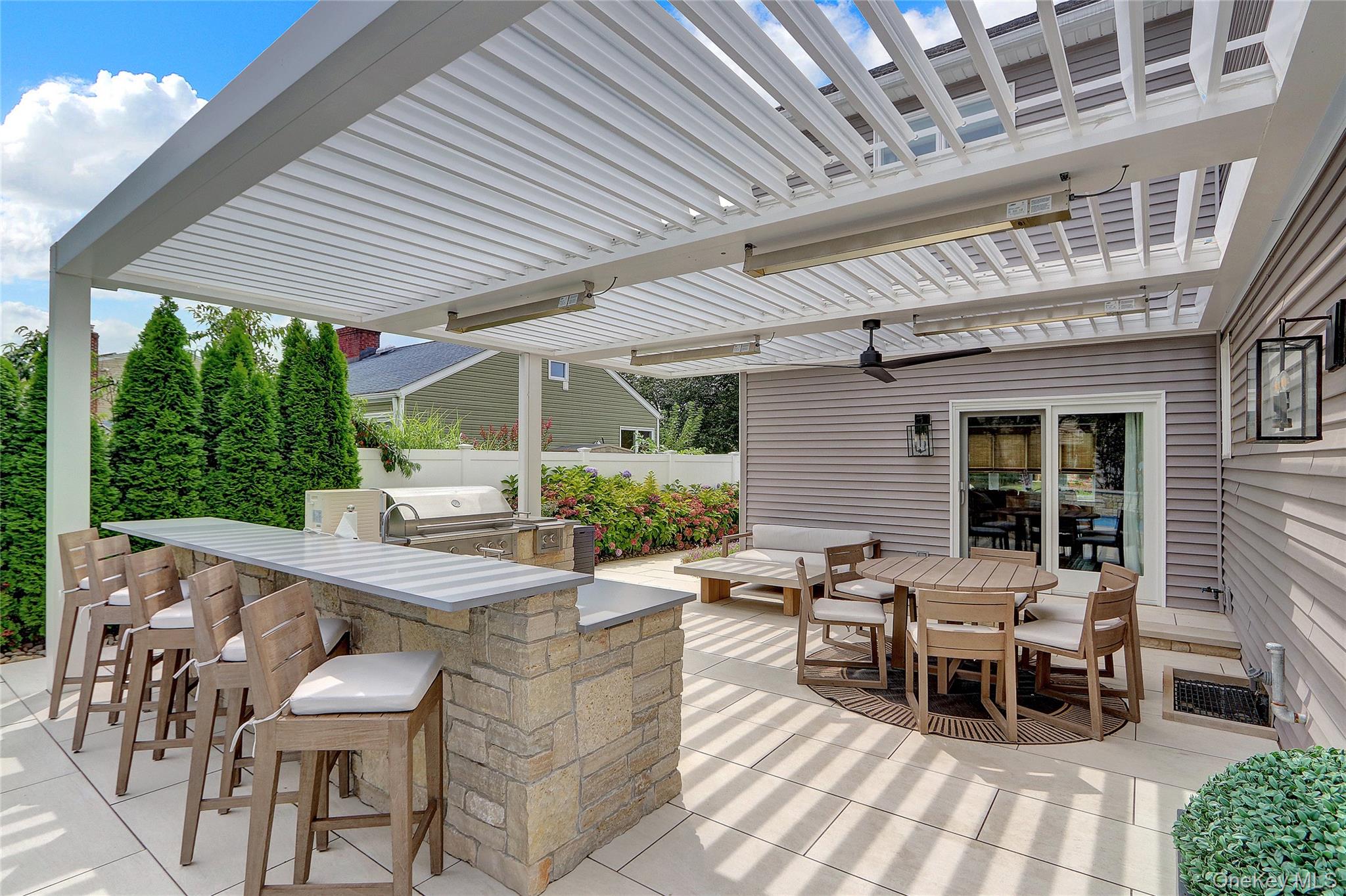 86 Unqua Road, Massapequa, NY 11758