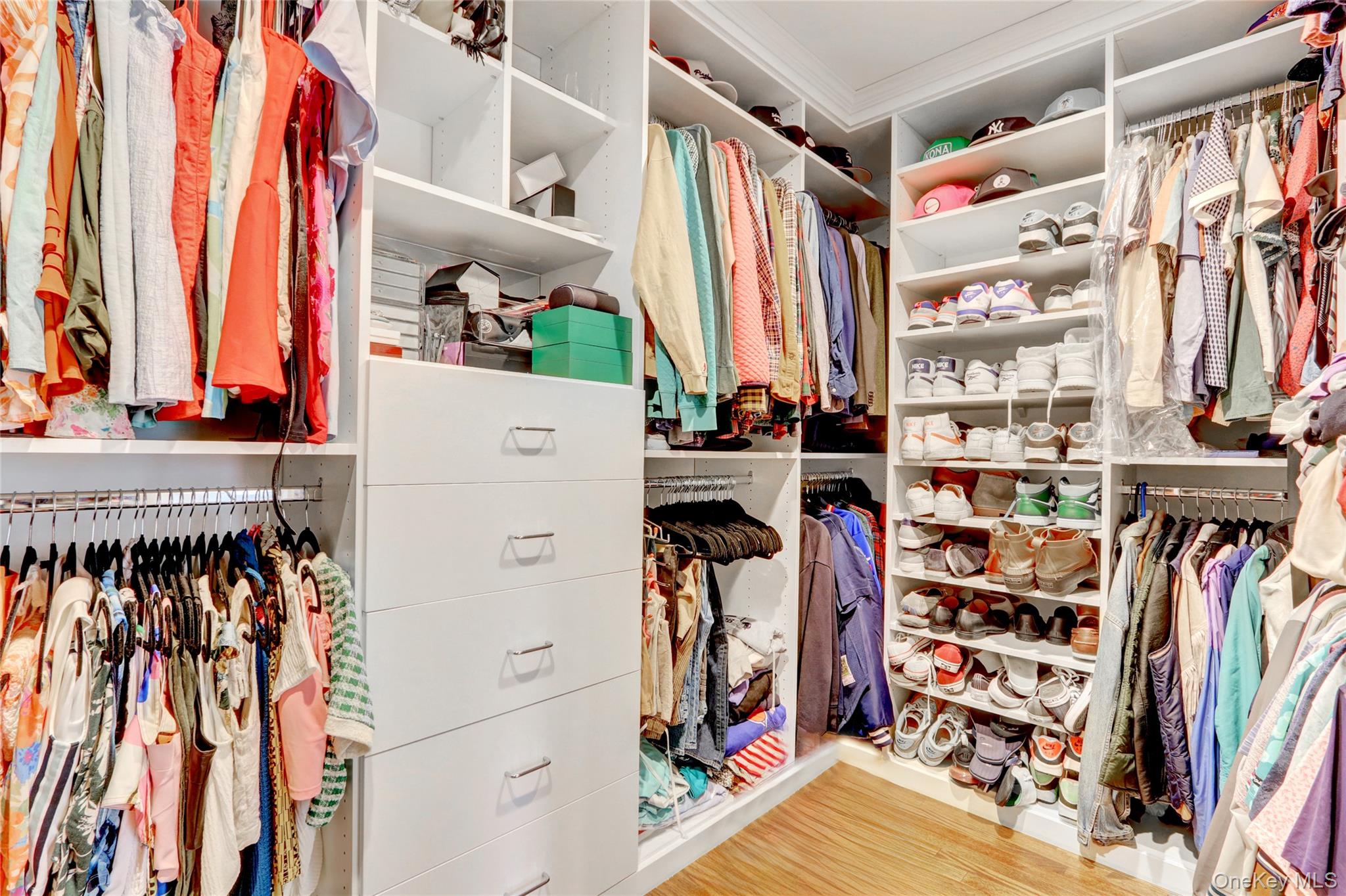 86 Unqua Road, Massapequa, NY 11758