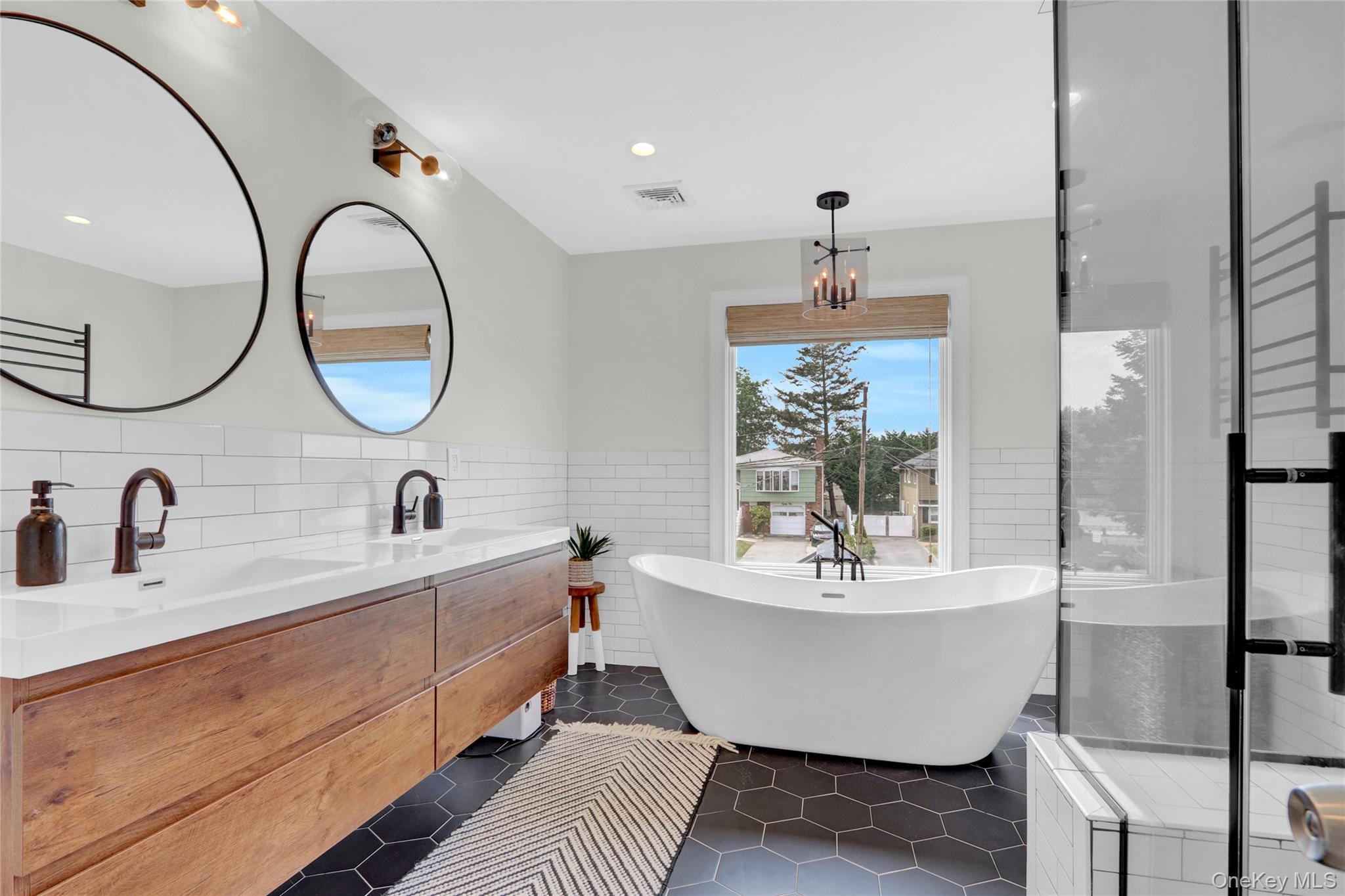 86 Unqua Road, Massapequa, NY 11758