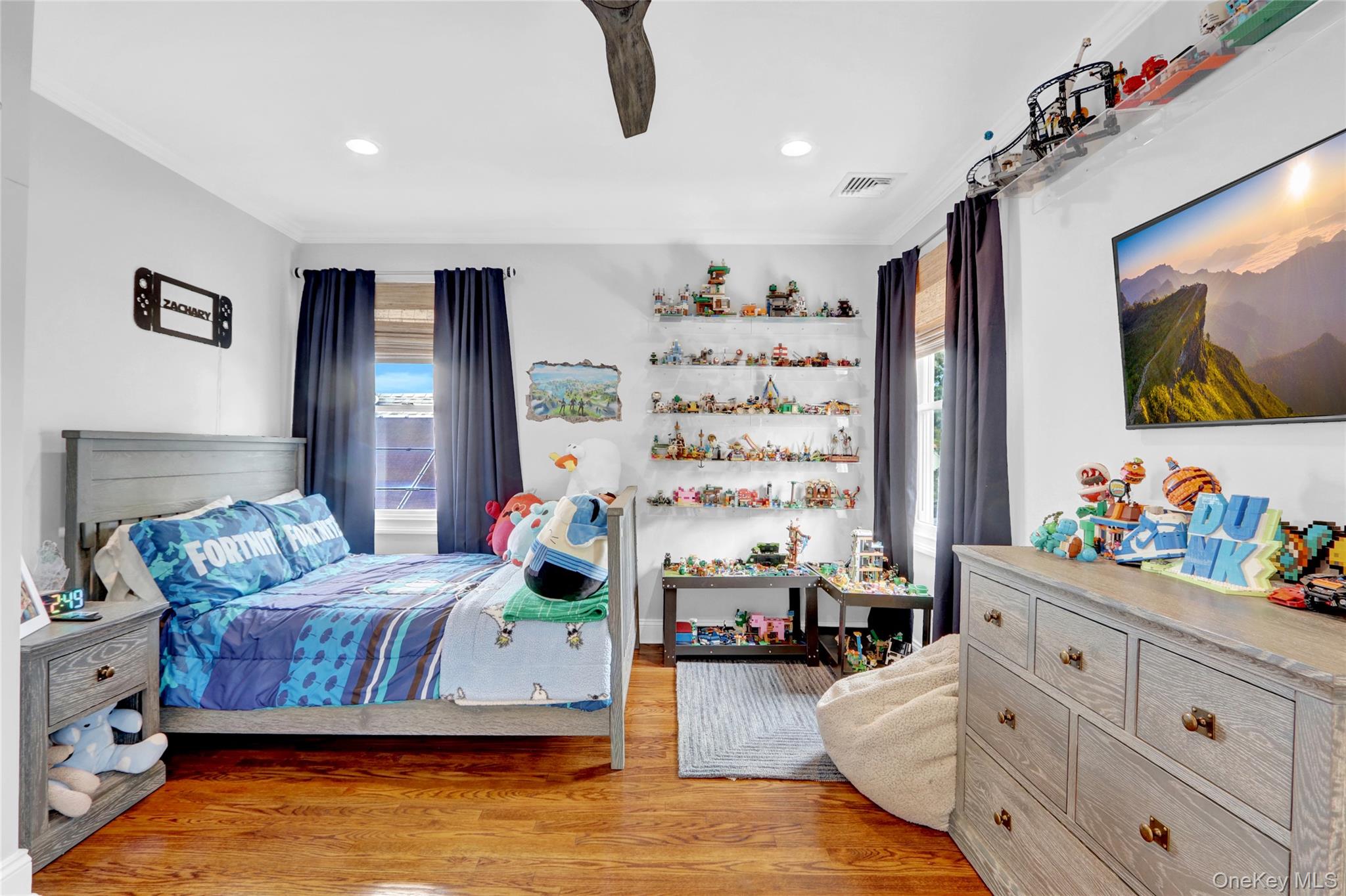 86 Unqua Road, Massapequa, NY 11758