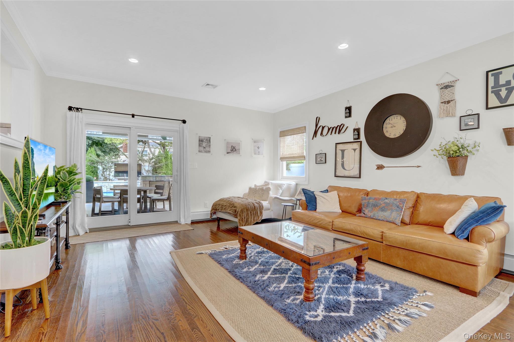 86 Unqua Road, Massapequa, NY 11758