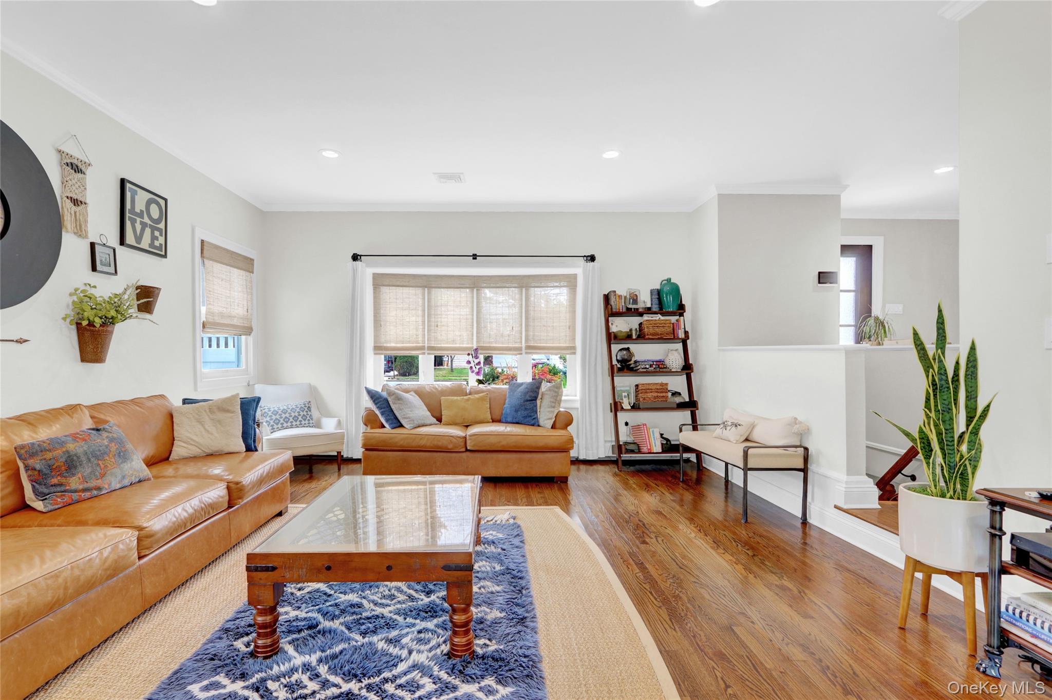 86 Unqua Road, Massapequa, NY 11758