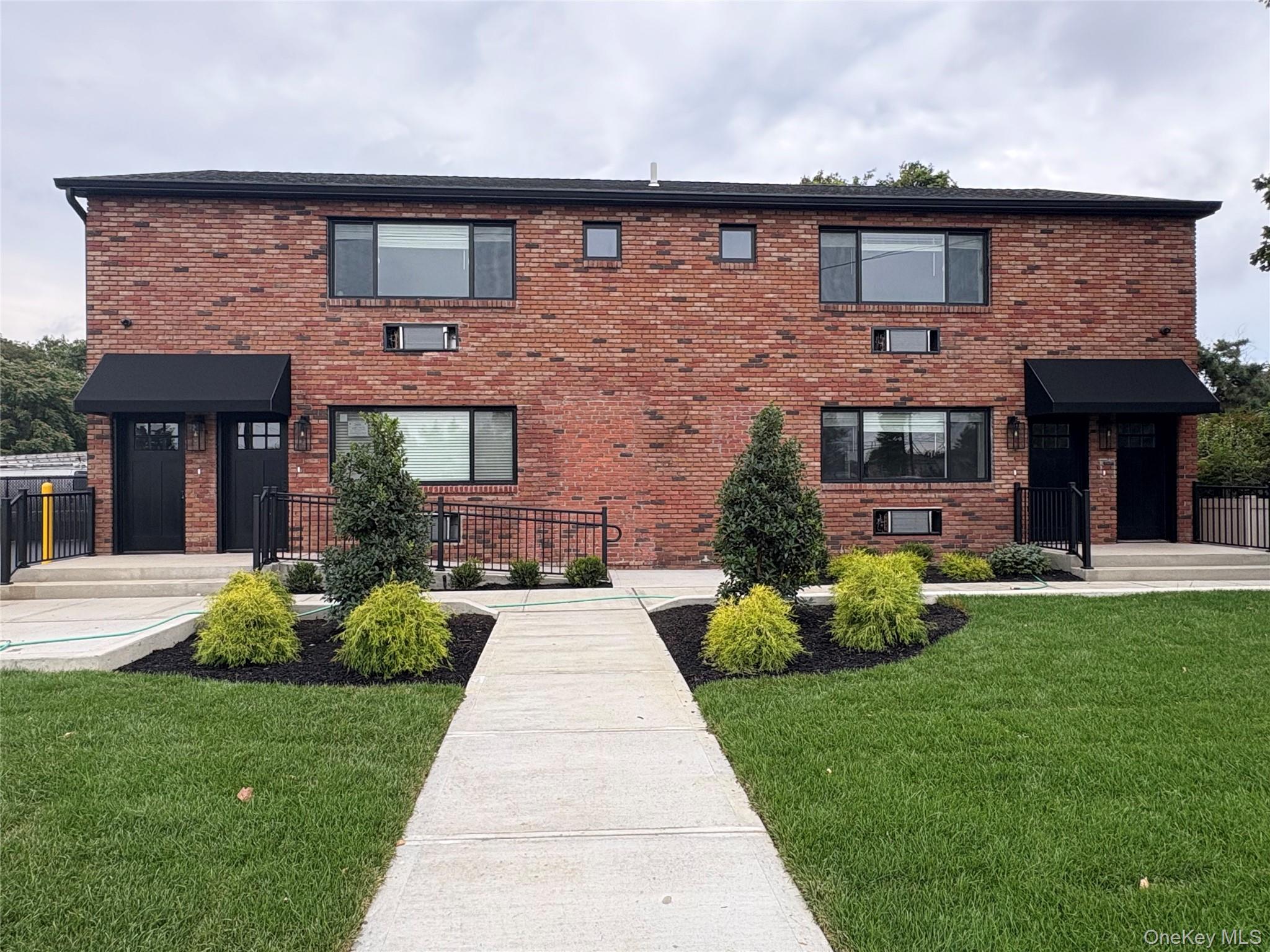 455 Sunrise Highway # #1B, West Babylon, NY 11704