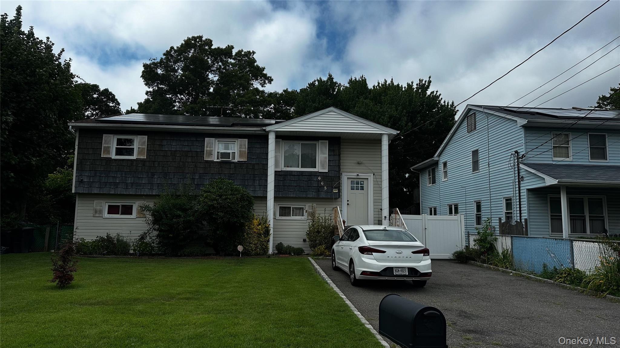 665 Commander Avenue, West Babylon, NY 11704