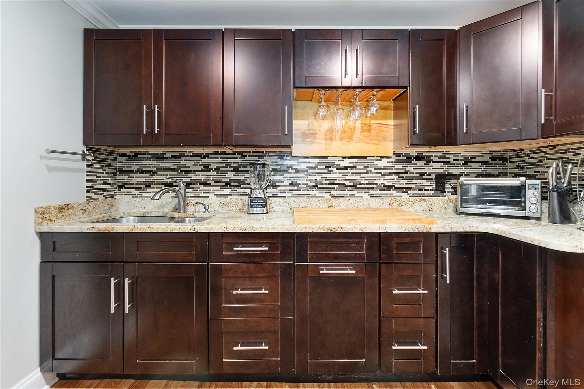 8 Crecco Place, Mahopac, NY 10541