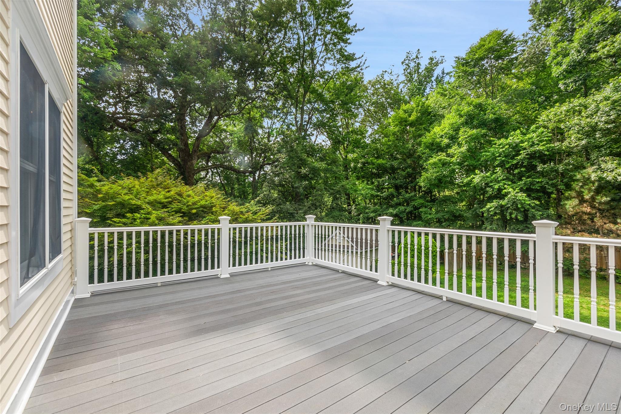 8 Crecco Place, Mahopac, NY 10541