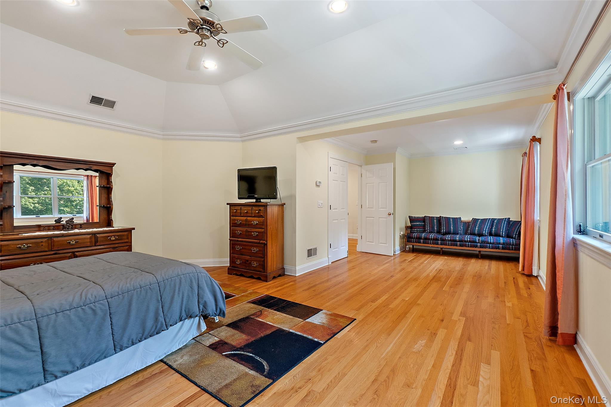 8 Crecco Place, Mahopac, NY 10541