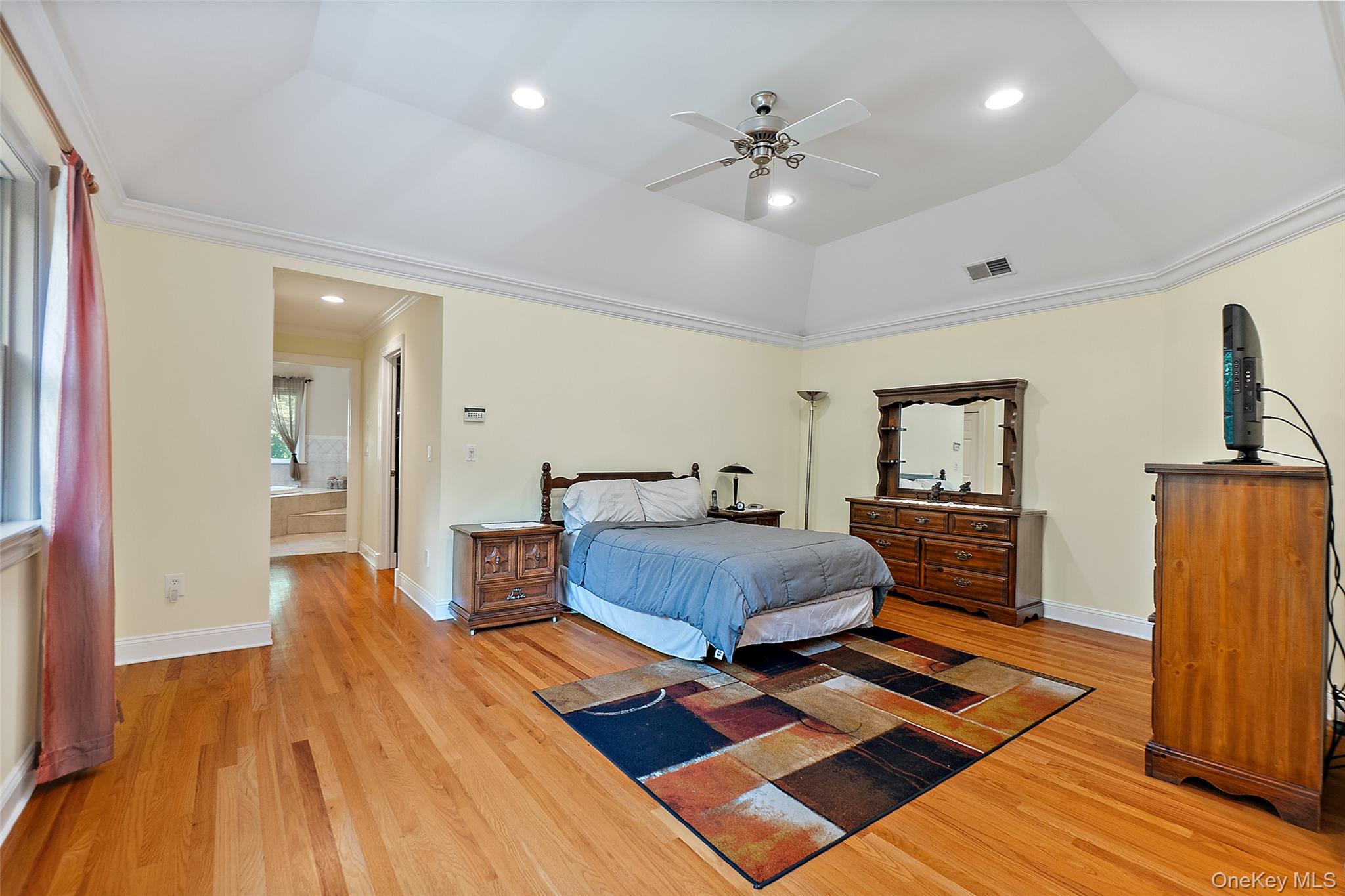 8 Crecco Place, Mahopac, NY 10541