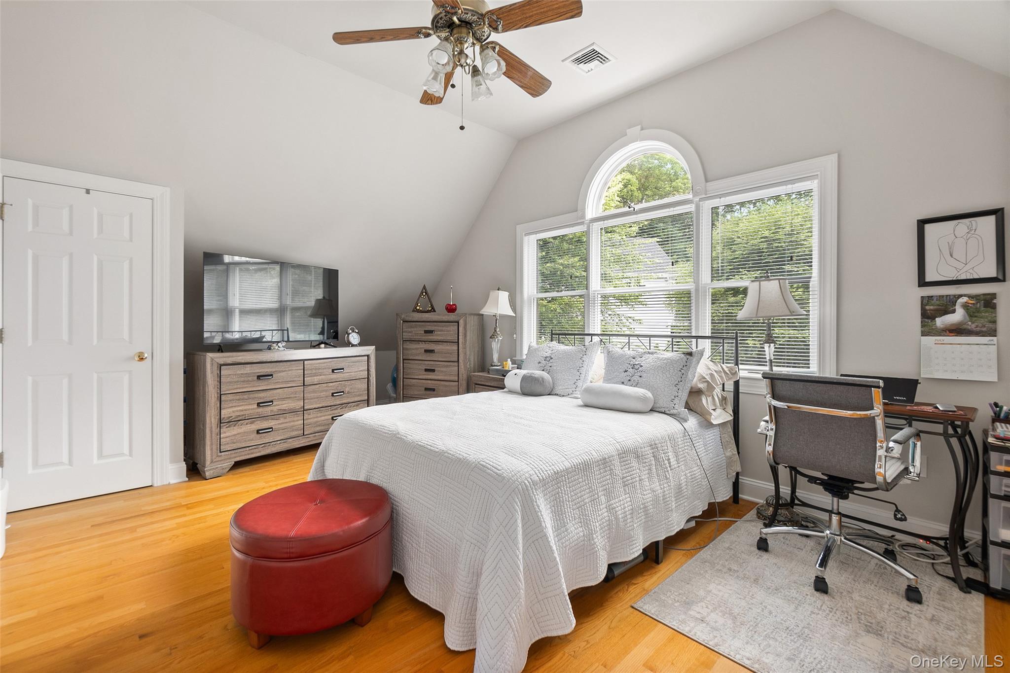 8 Crecco Place, Mahopac, NY 10541