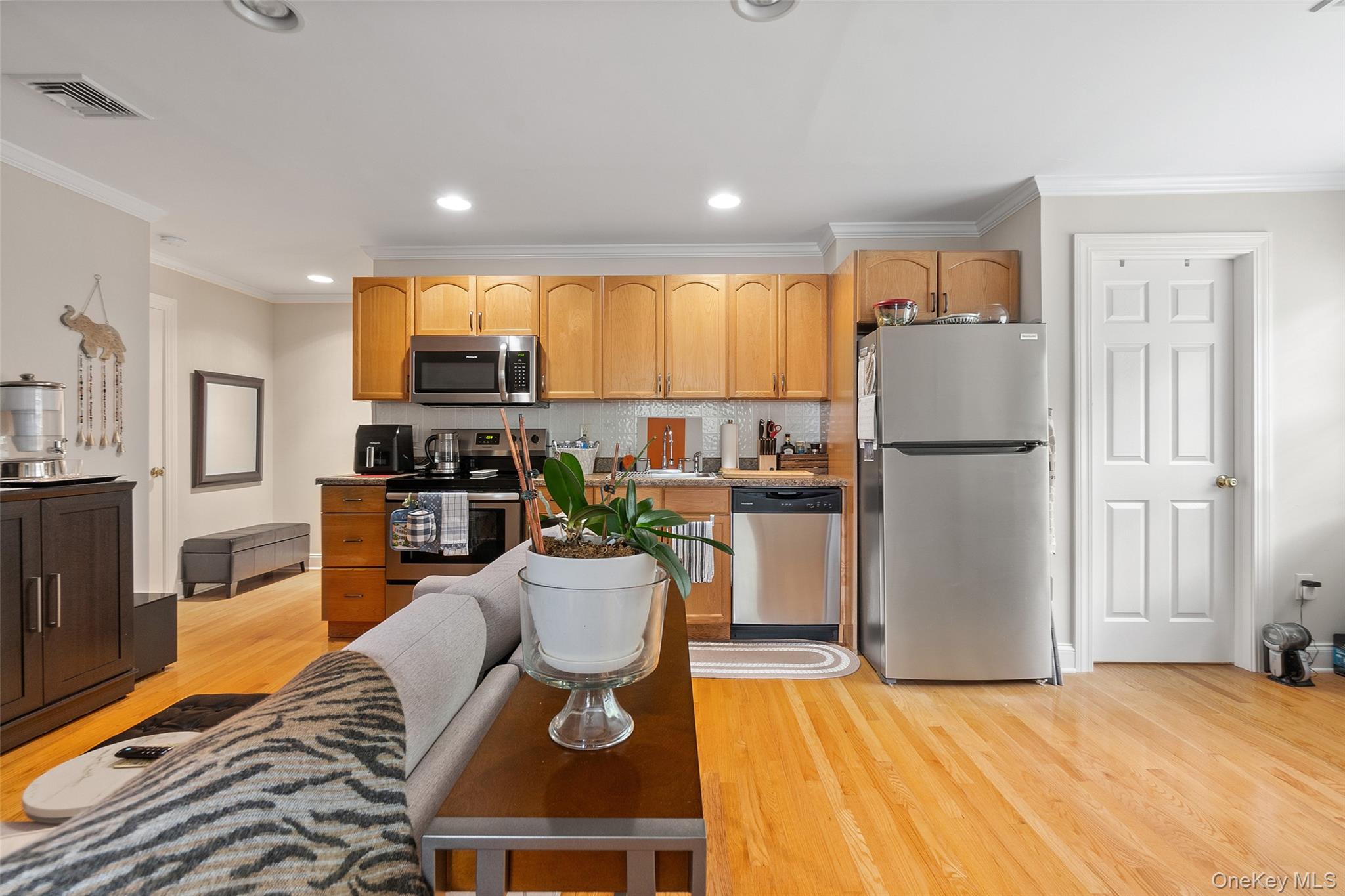 8 Crecco Place, Mahopac, NY 10541