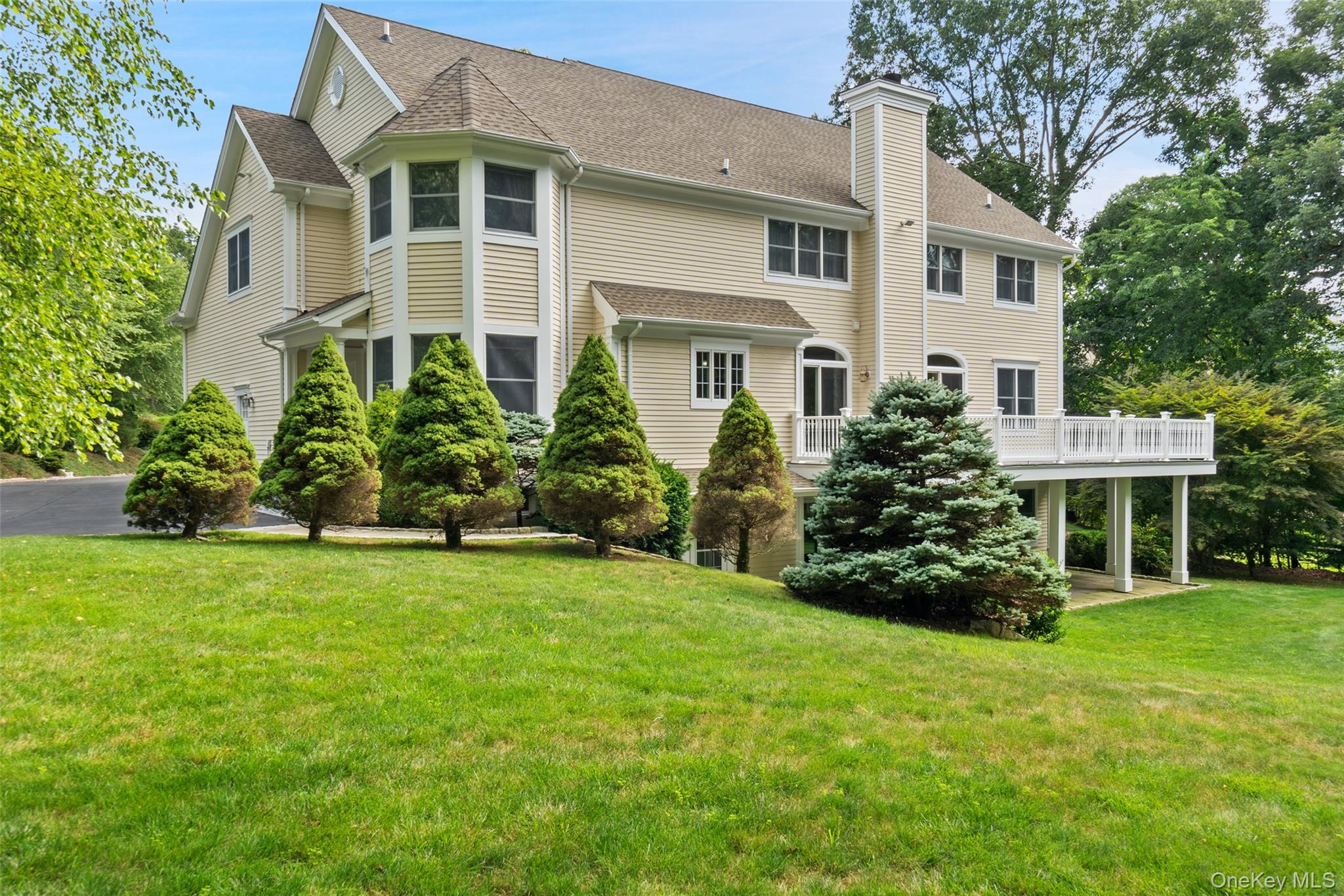 8 Crecco Place, Mahopac, NY 10541