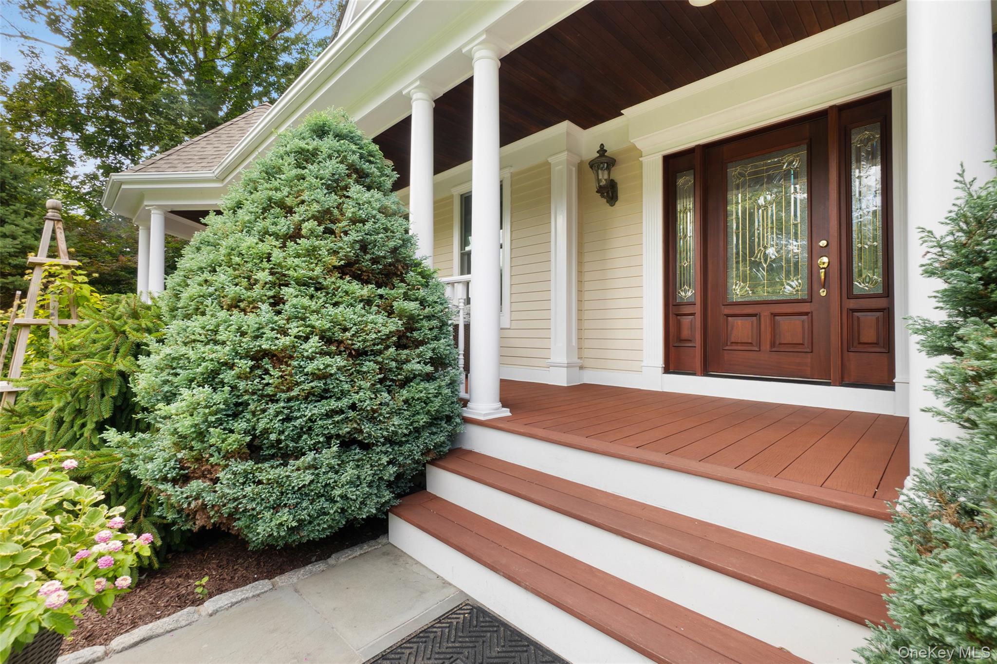 8 Crecco Place, Mahopac, NY 10541