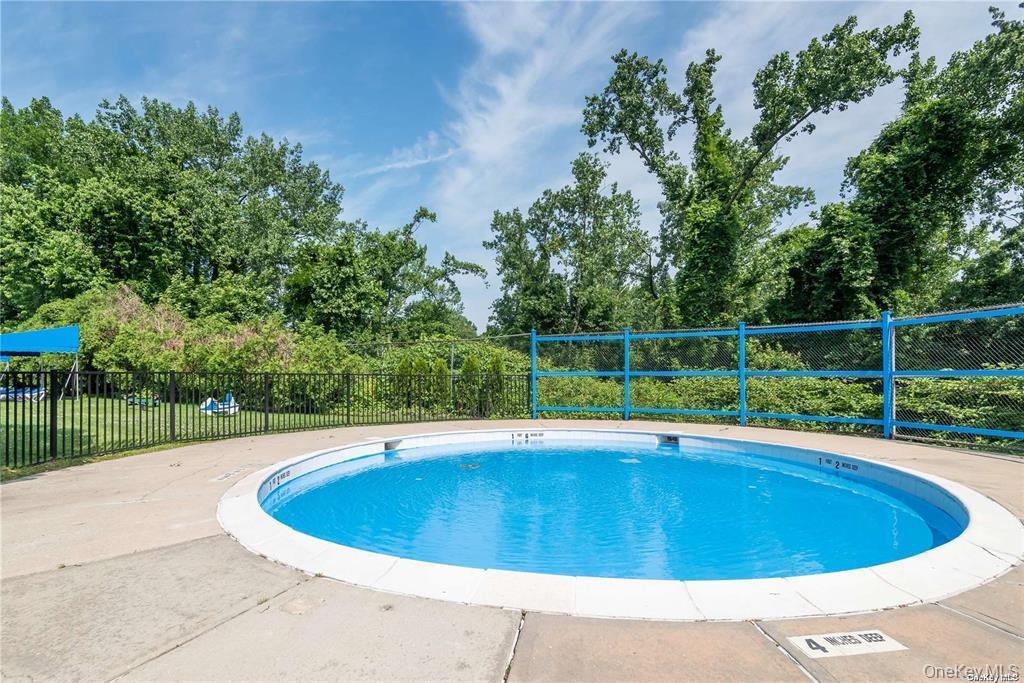 29 West Mill Drive # 10A, Great Neck, NY 11021