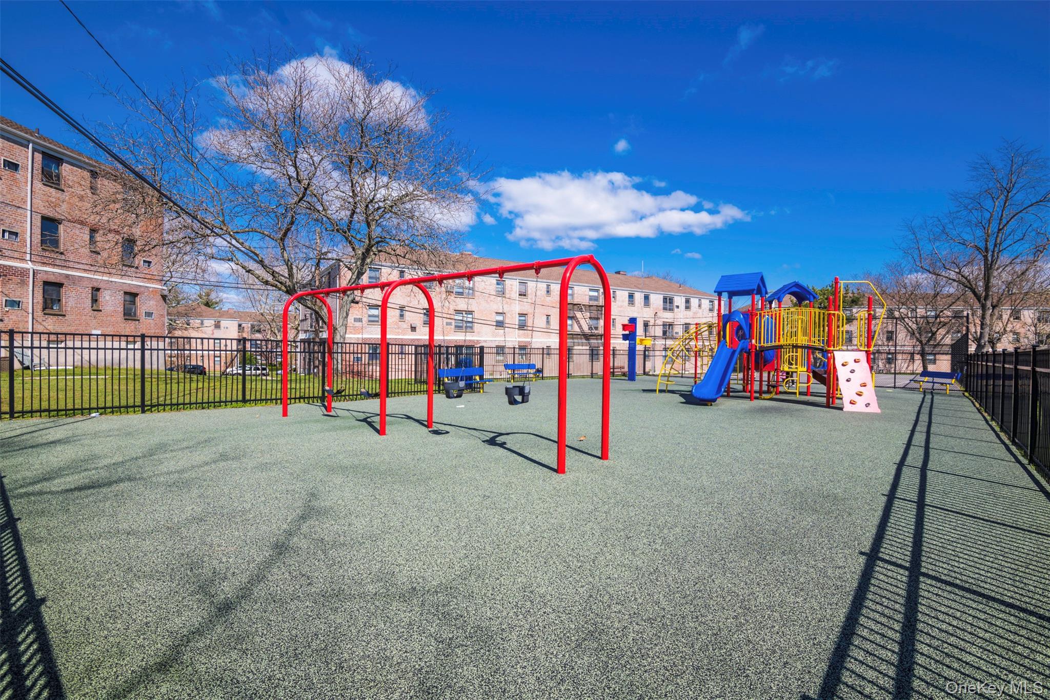 29 West Mill Drive # 10A, Great Neck, NY 11021