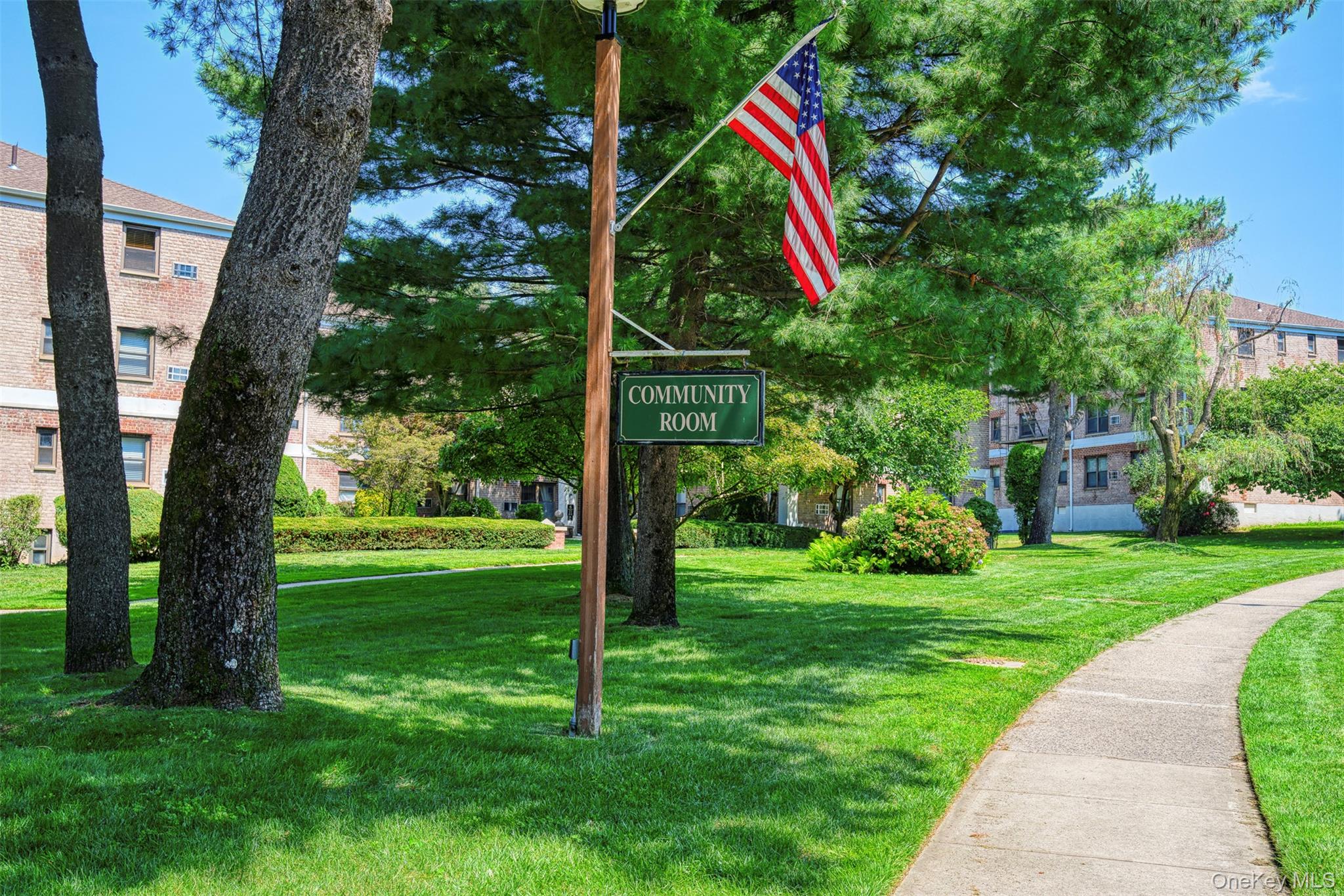 29 West Mill Drive # 10A, Great Neck, NY 11021