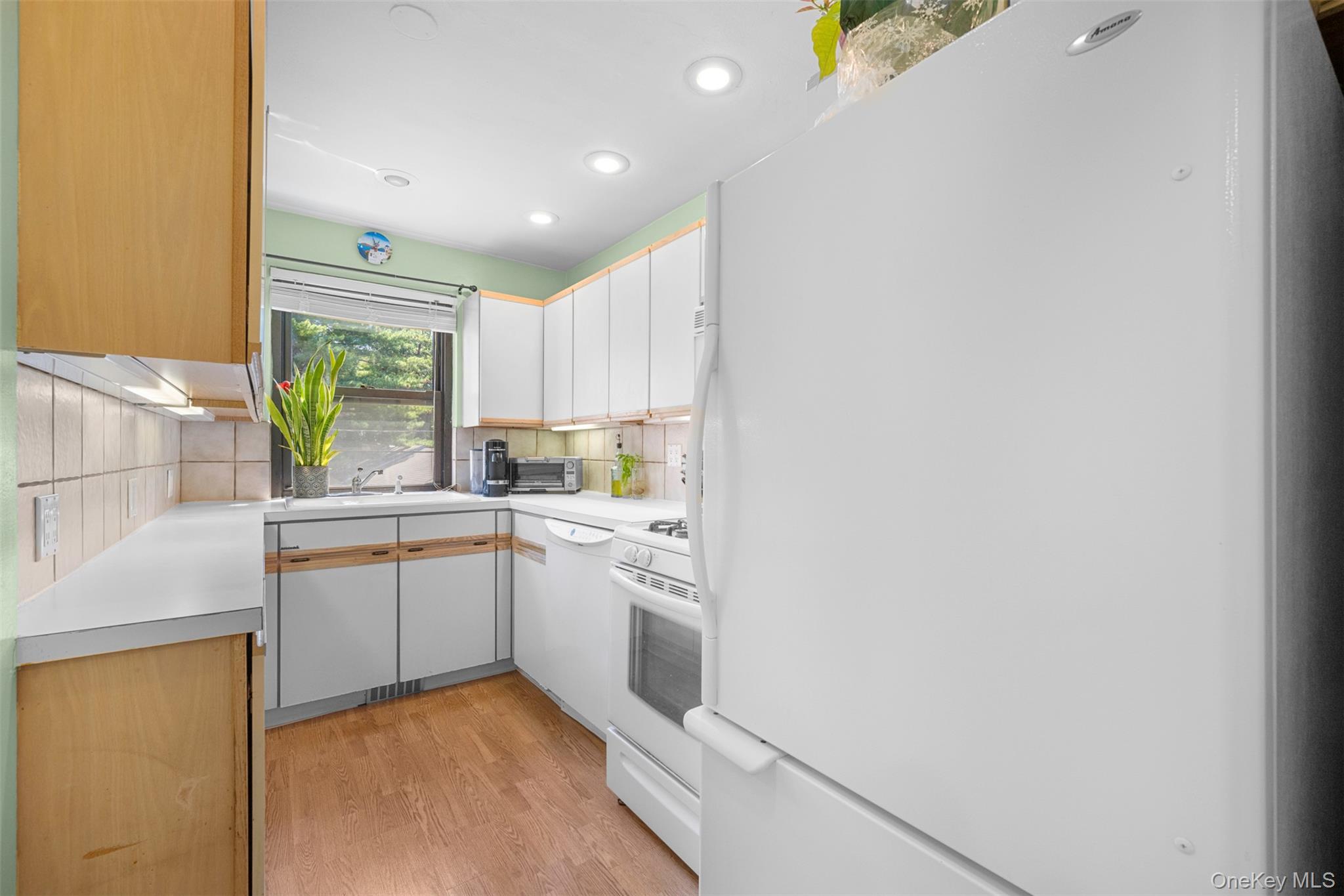 29 West Mill Drive # 10A, Great Neck, NY 11021