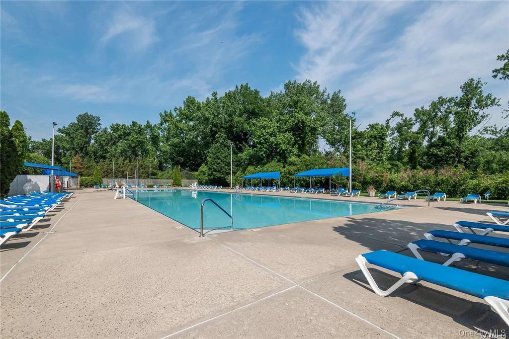 29 West Mill Drive # 10A, Great Neck, NY 11021