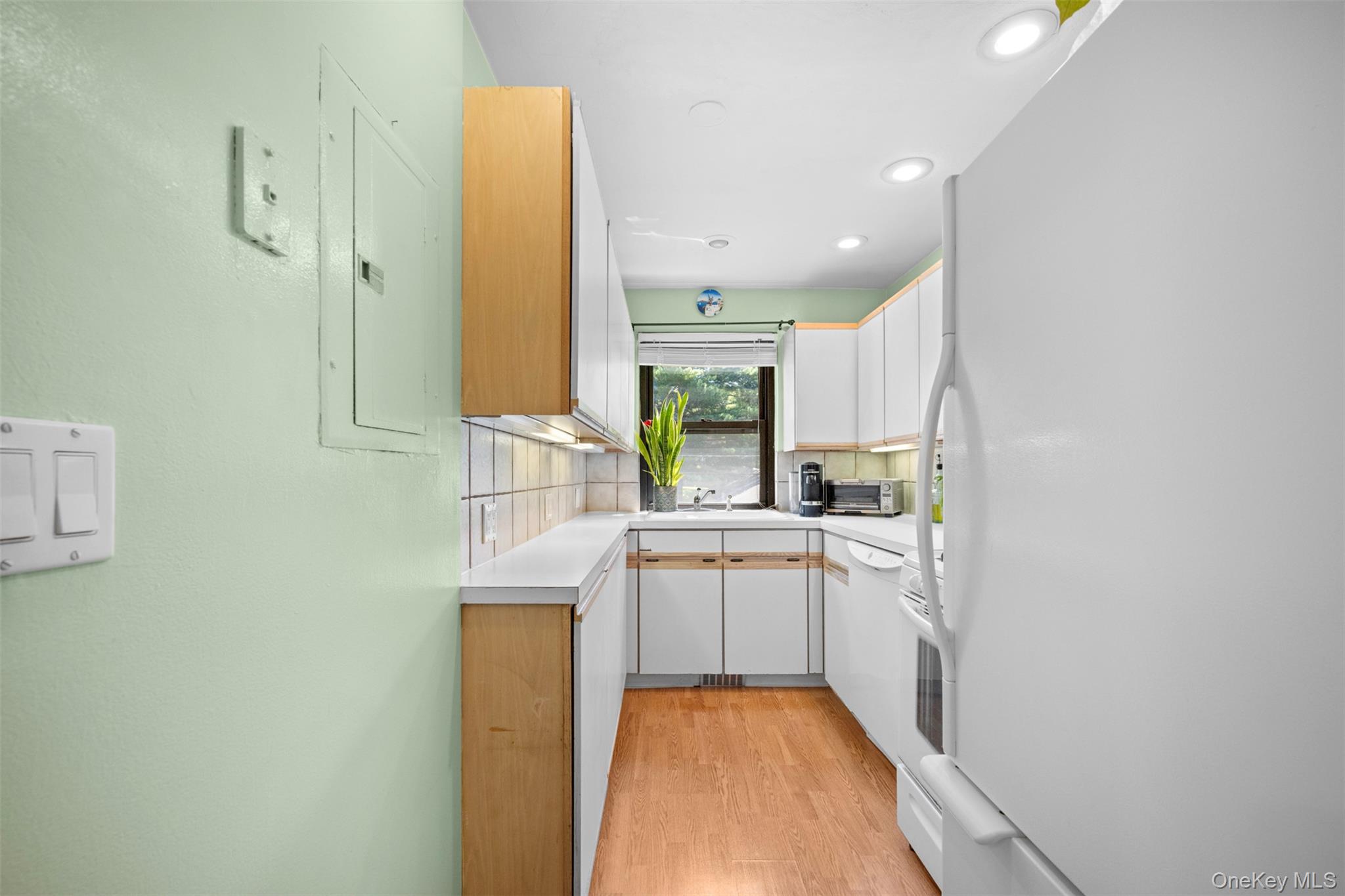 29 West Mill Drive # 10A, Great Neck, NY 11021