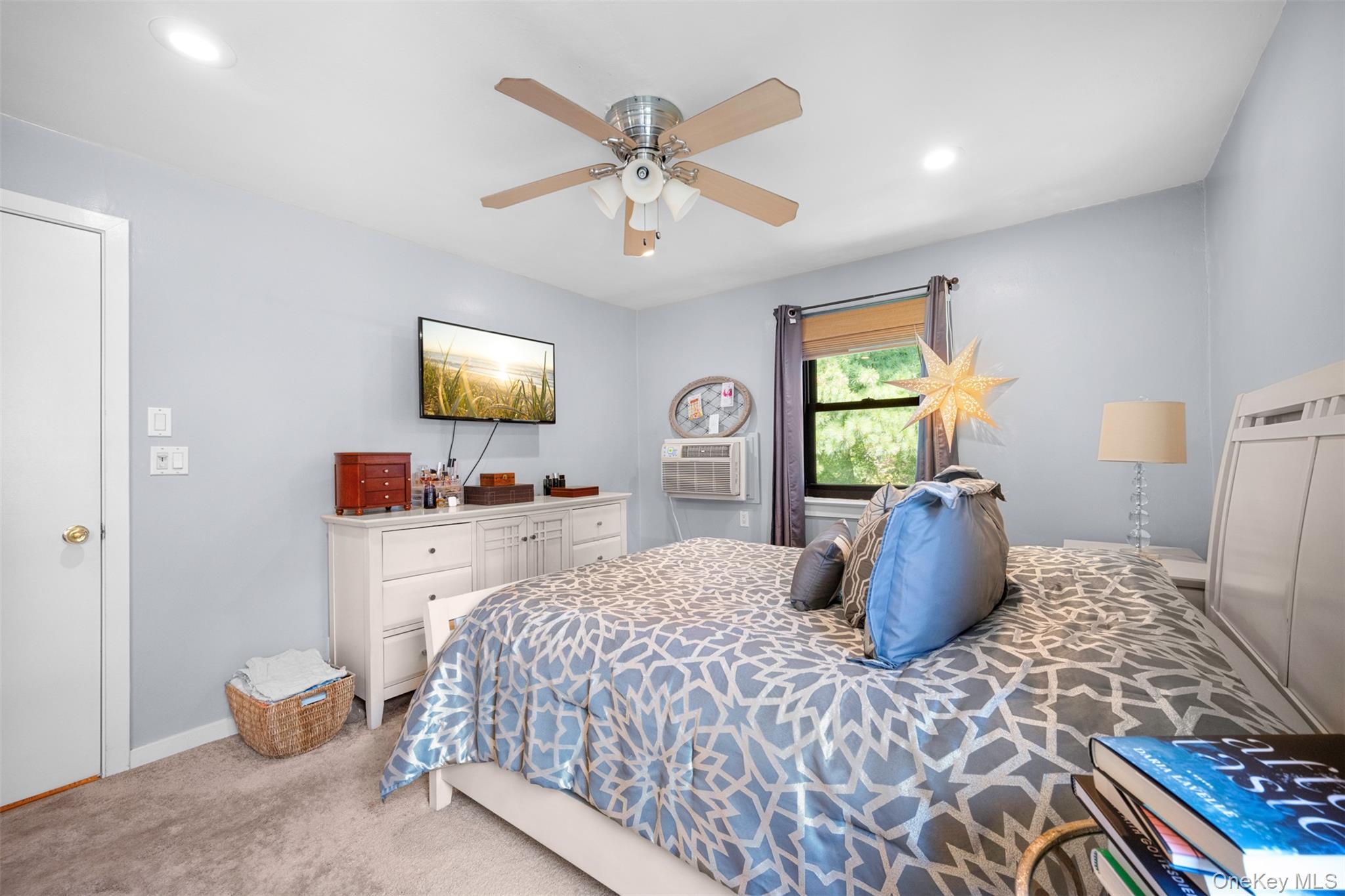 29 West Mill Drive # 10A, Great Neck, NY 11021