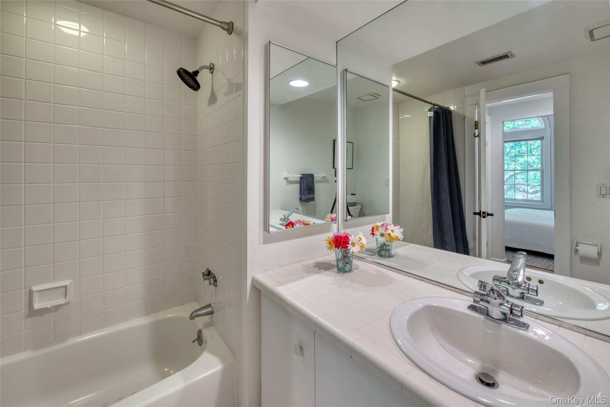 21 Stirling Cove # E, Greenport, NY 11944